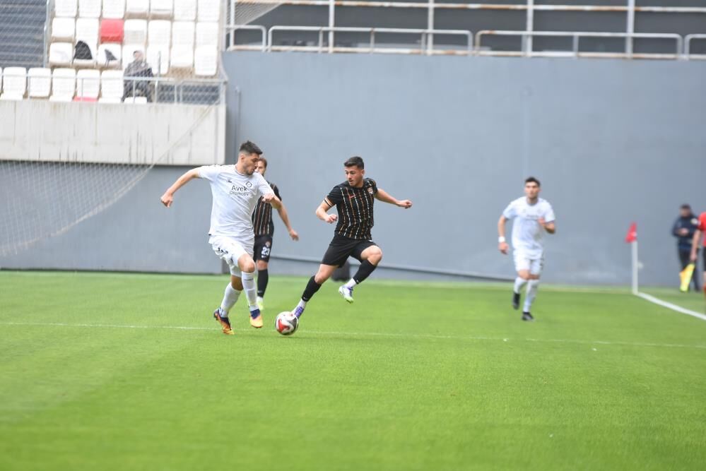 Altay Ve İzmir Çoruhlu Fk Yenişemedi 222