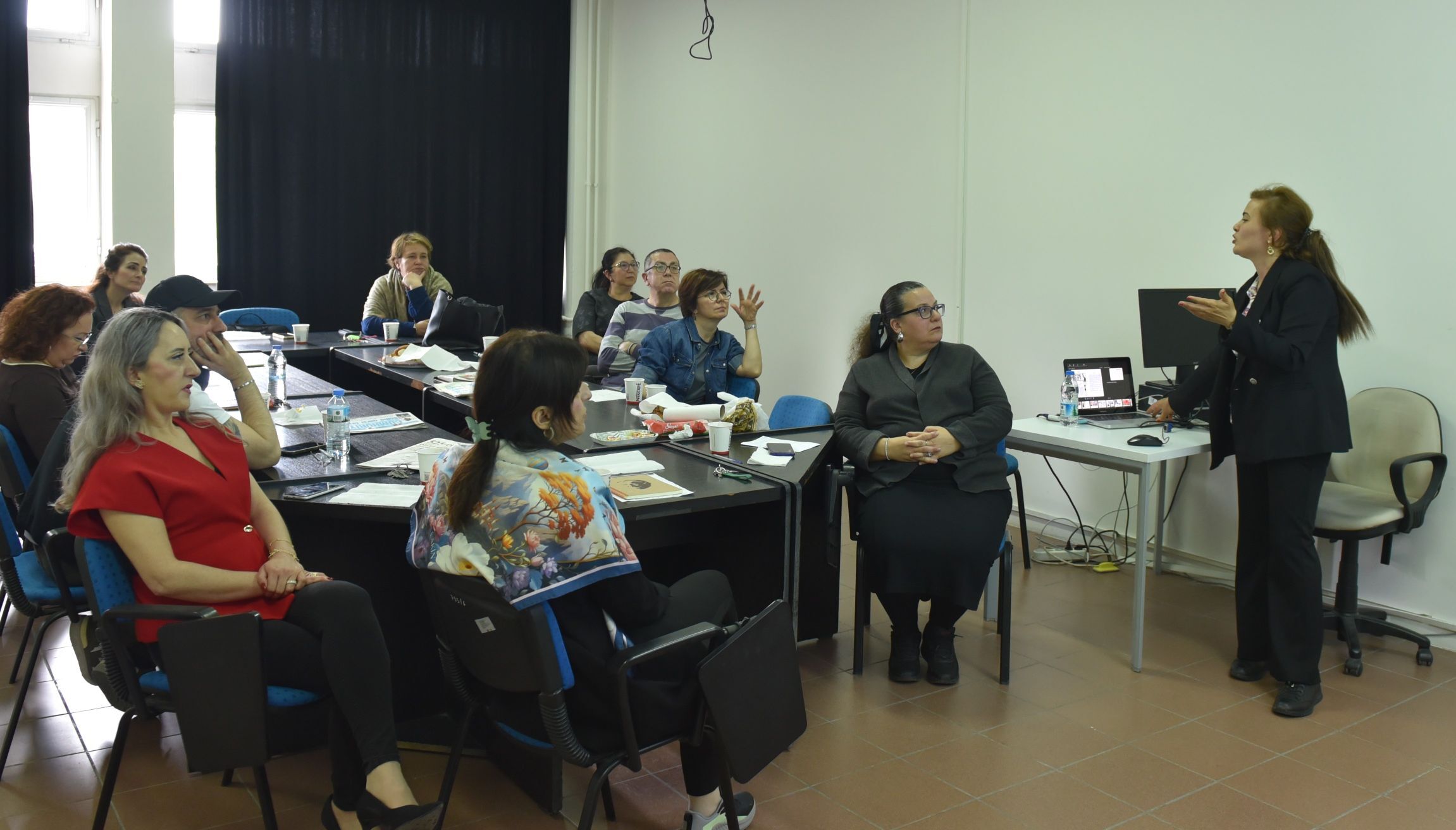 Azerbaycan Basın Tarihi Eü’de Masaya Yatırıldı (1)