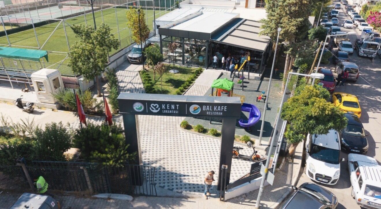 Balçova Kent Lokantası 1 Yaşında Binlerce Kişi Aynı Masada Buluştu! (1)-1