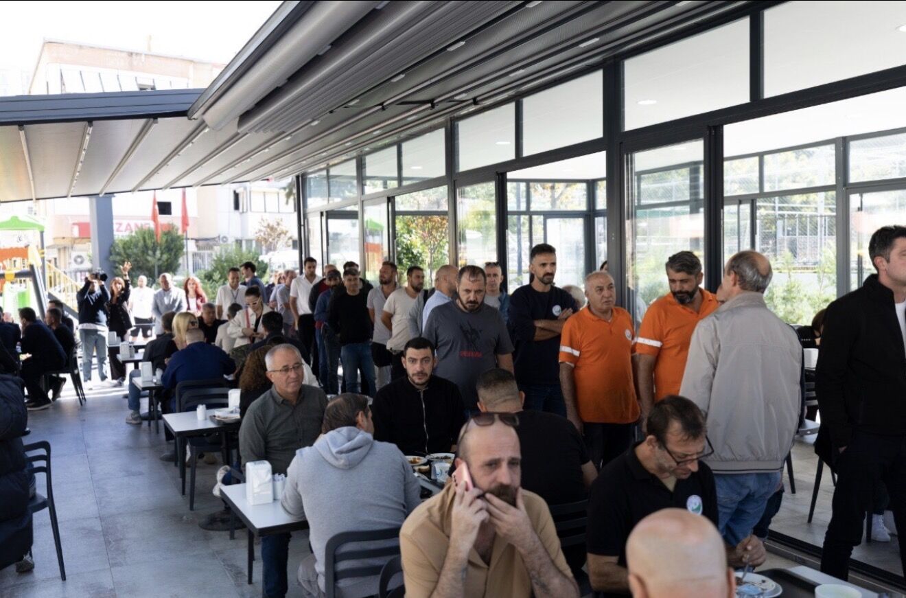 Balçova Kent Lokantası 1 Yaşında Binlerce Kişi Aynı Masada Buluştu! (2)