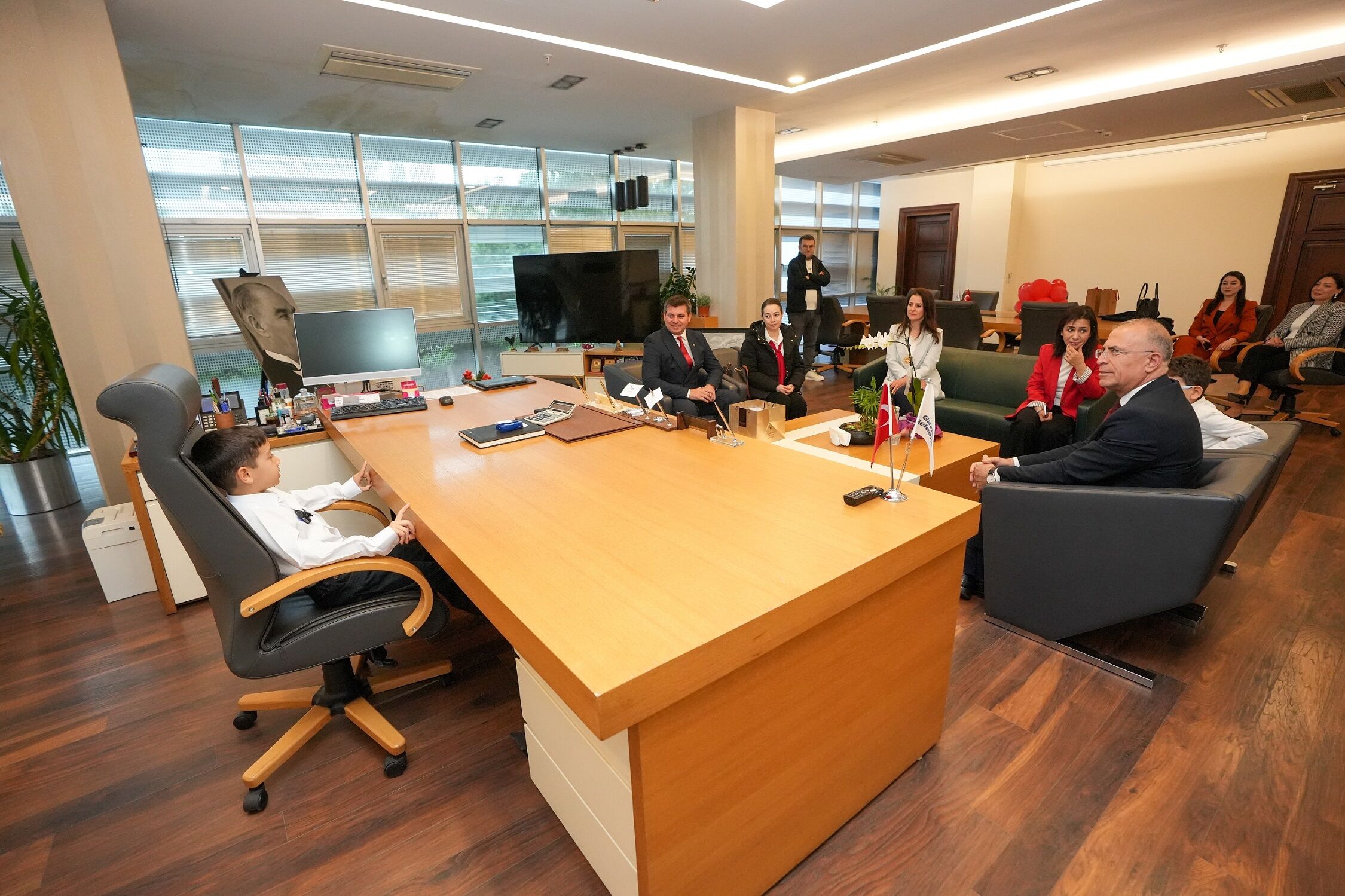 Başkan Işık, 23 Nisan’da Koltuğunu Ege’ye Devretti (4)