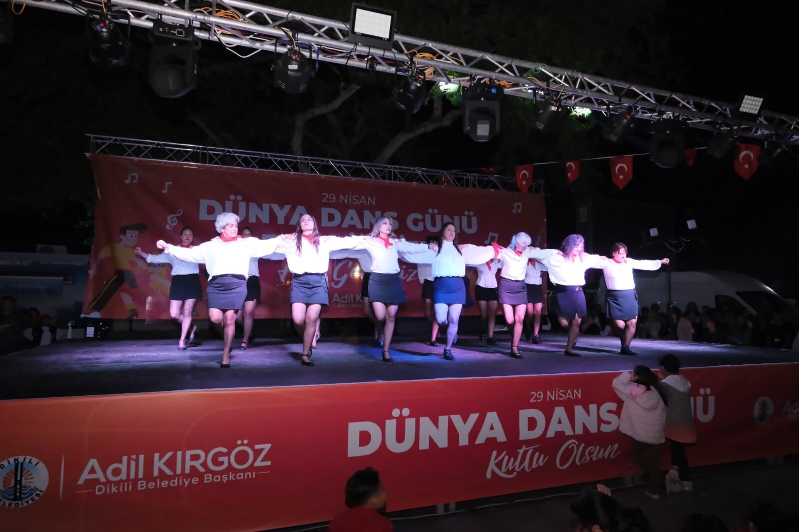 Başkan Kırgöz’ Den Dikili’ye Müjde (4)