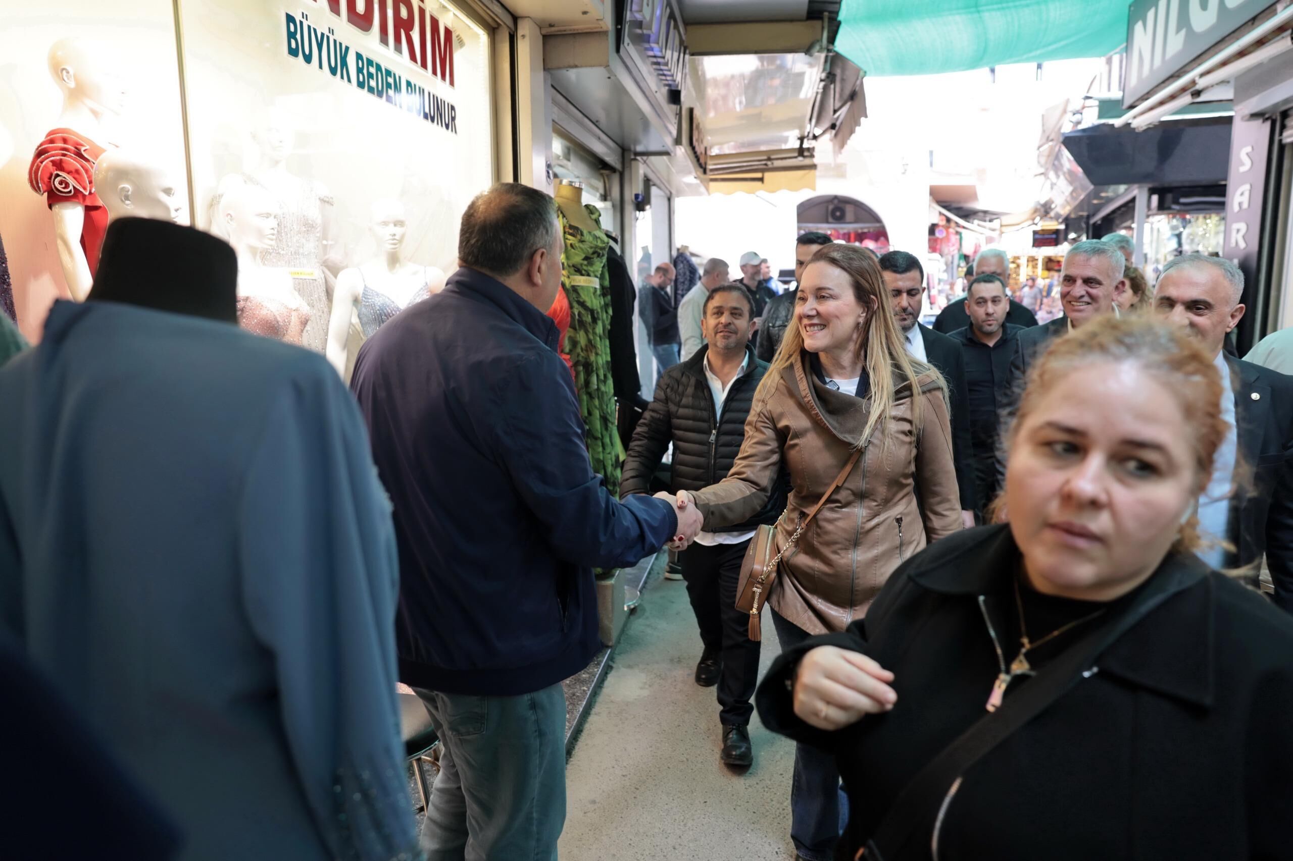 Başkan Mutlu’dan Kemeraltı Çıkarması Esnafa Indirim Desteği (1)