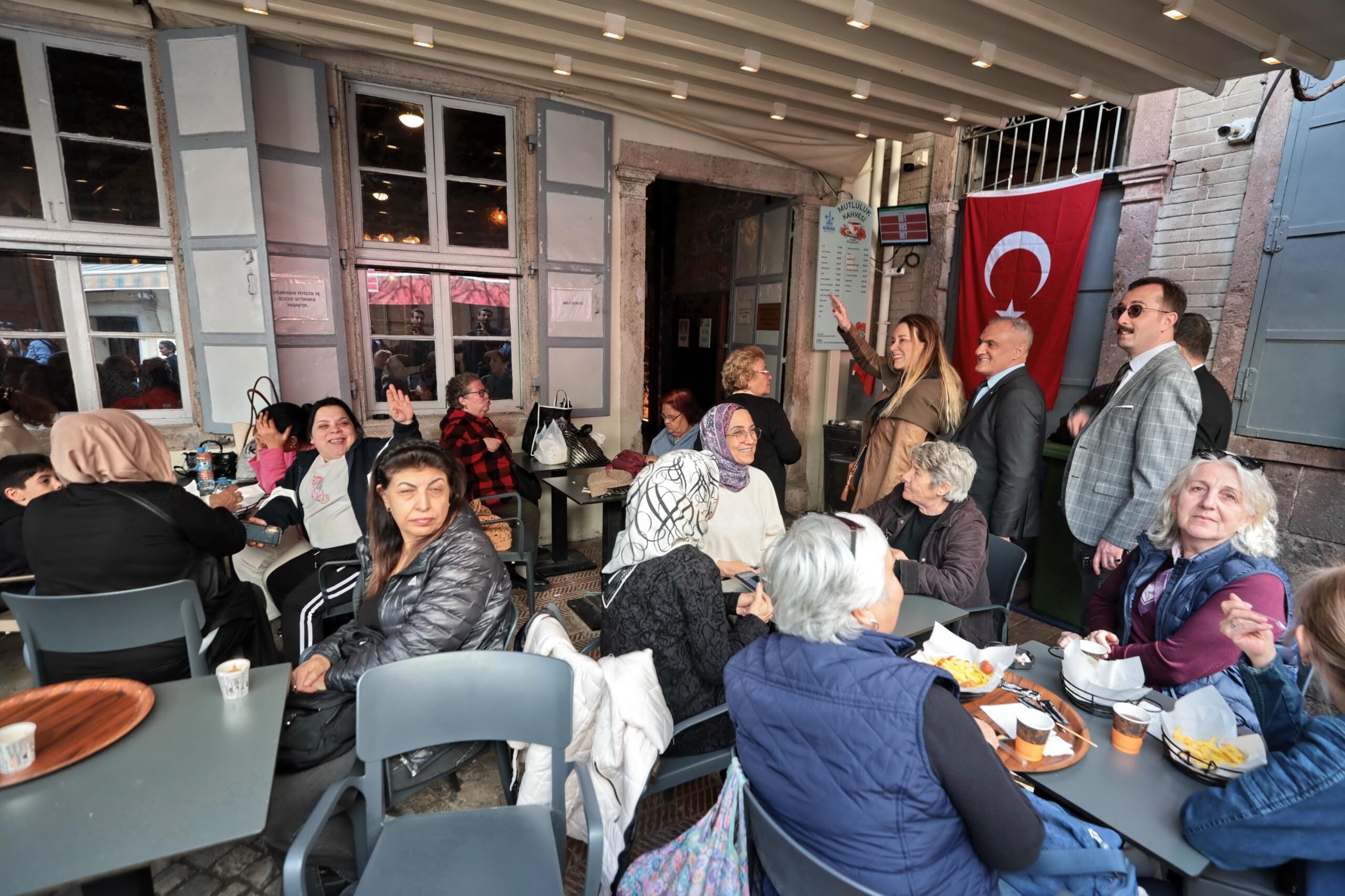 Başkan Mutlu’dan Kemeraltı Çıkarması Esnafa Indirim Desteği (9)