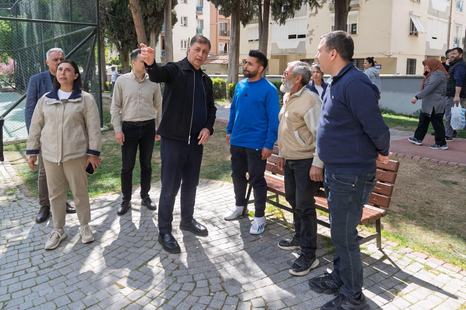 Başkan Tugay Yenilenen Hasanağa Bahçesi’ni Adım Adım Gezdi (1)-1