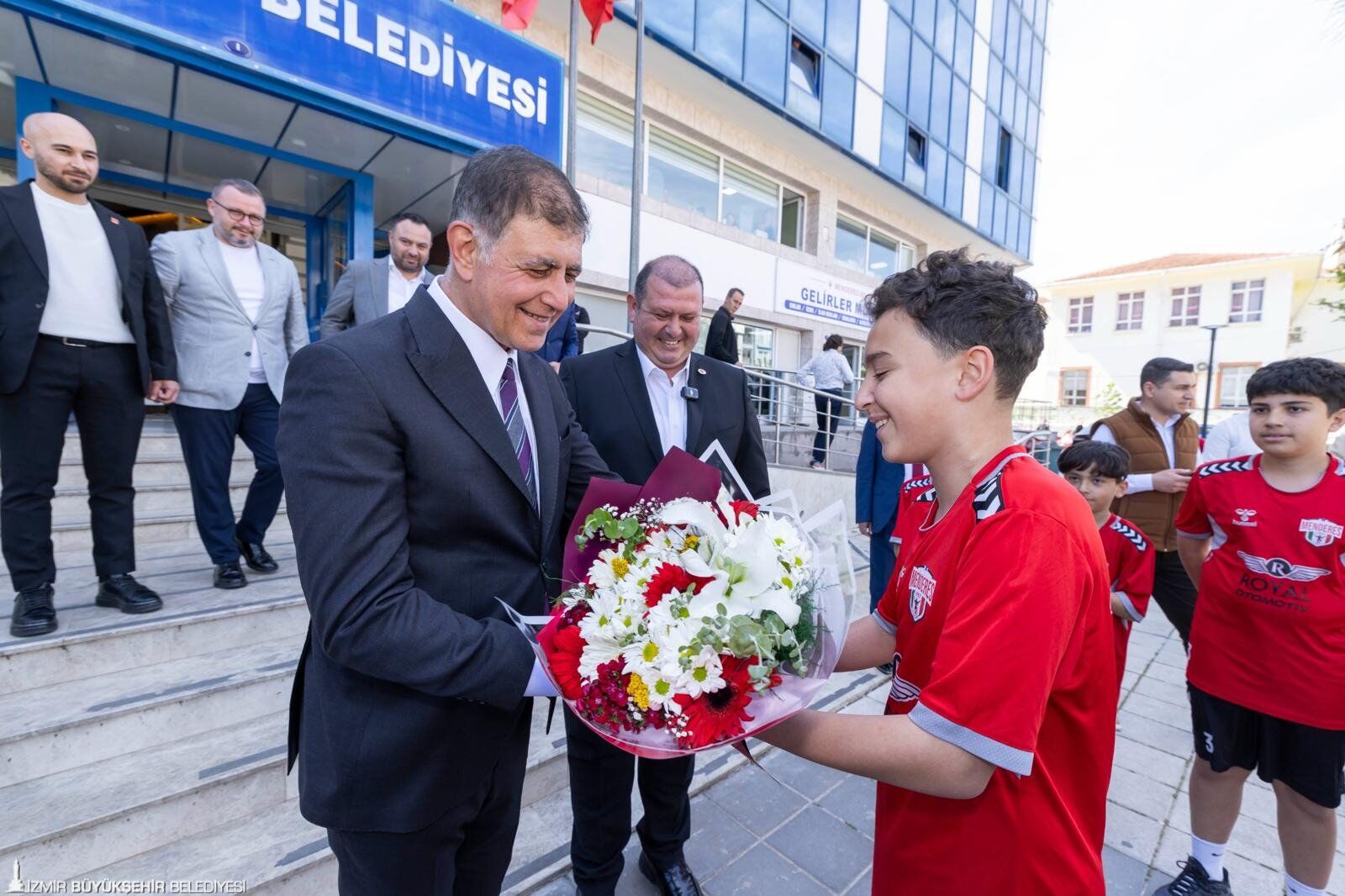 Başkan Tugay'dan Menderes'e Teşekkür Turu 111