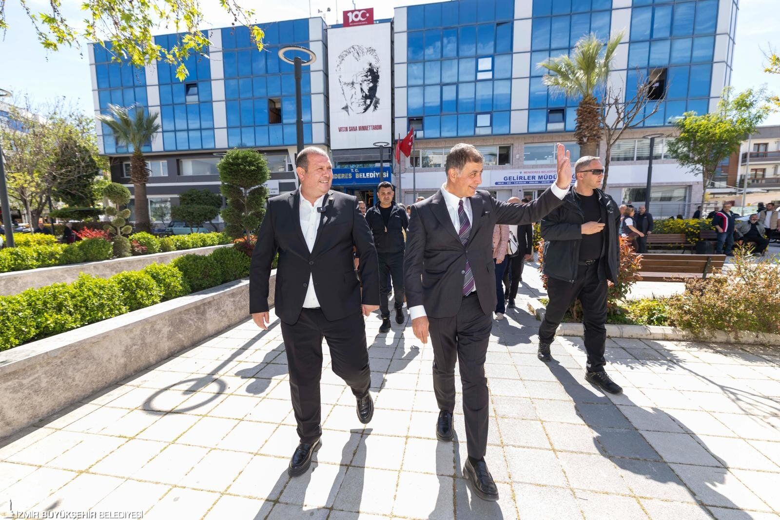 Başkan Tugay'dan Menderes'e Teşekkür Turu 3