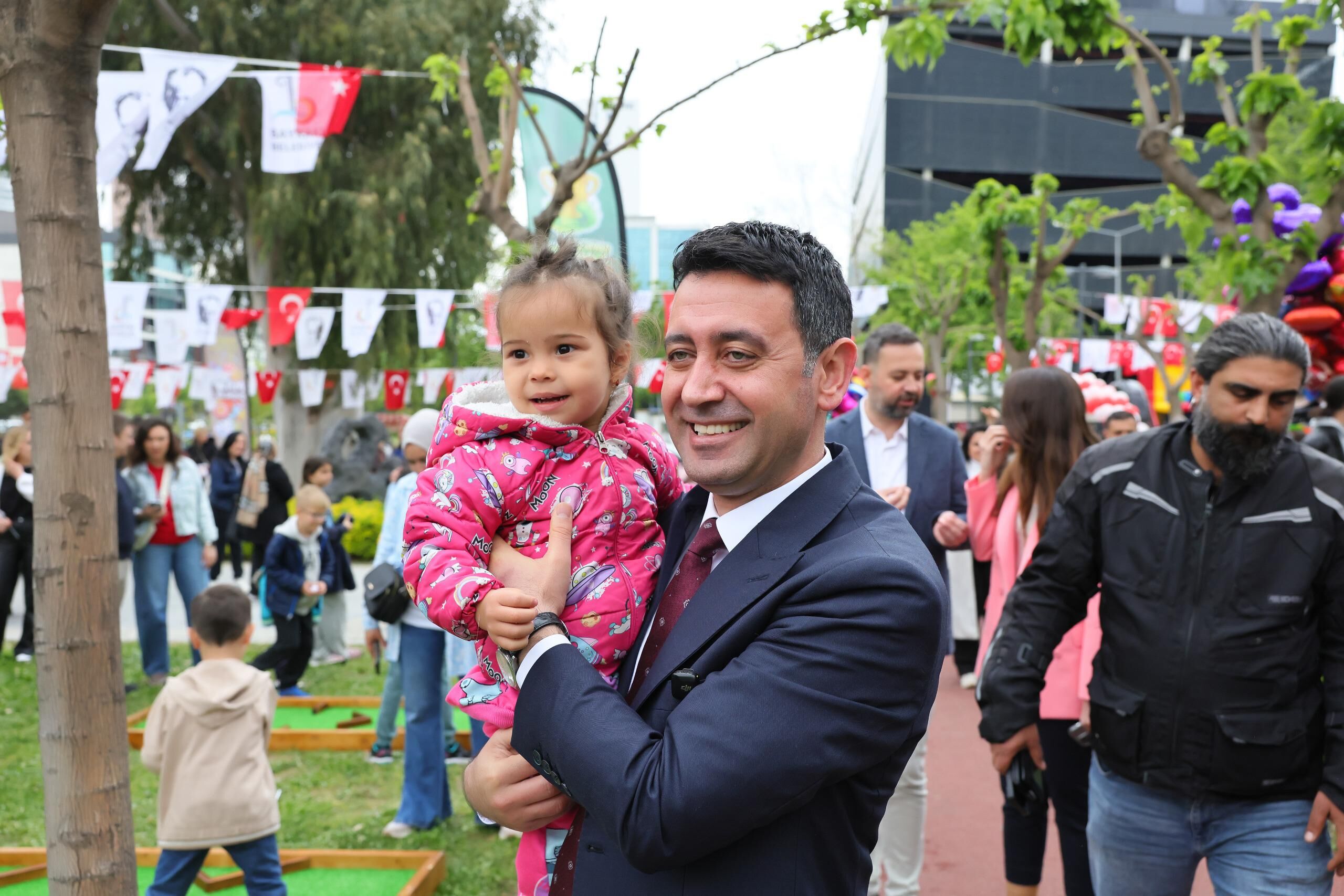 Bayraklı Belediyesi 23 Nisan’ı Dolu Dolu Kutladı (8)