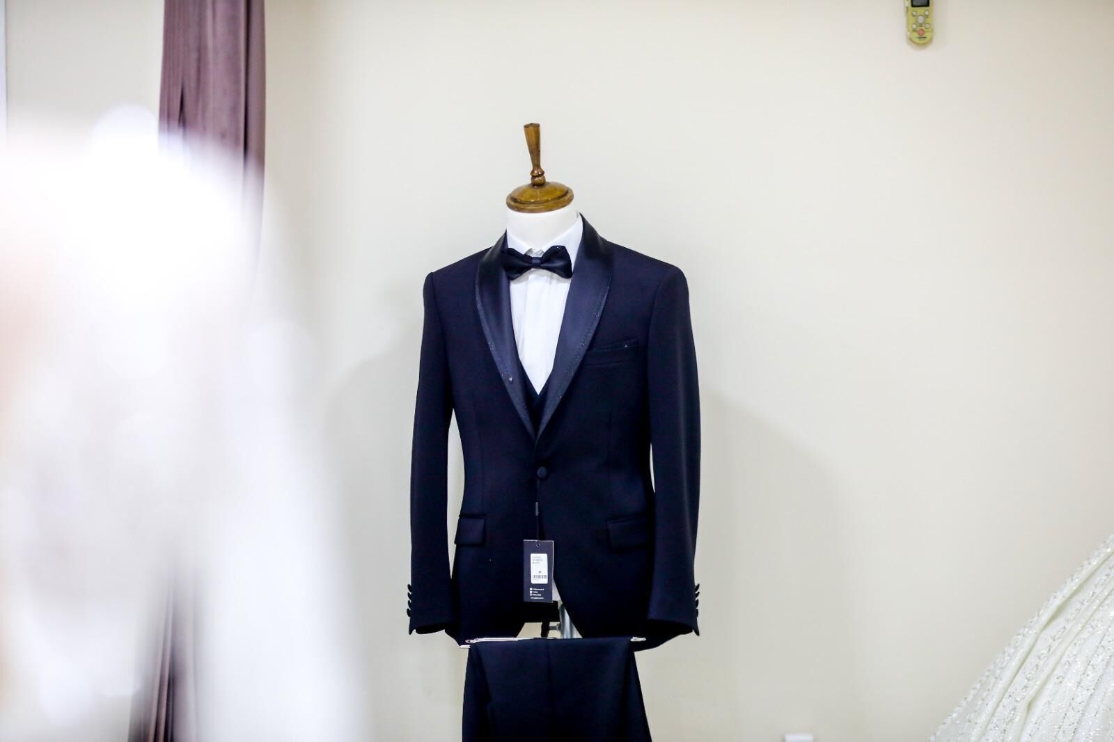 Bayraklı Belediyesi, Evlilik Hazırlığı Yapan Genç Çiftlere Destek Olmak Amacıyla Yürüttüğü “Gelinlik Ve Damatlık Evi” Projesiyle Dikkat Çekiyor (4)