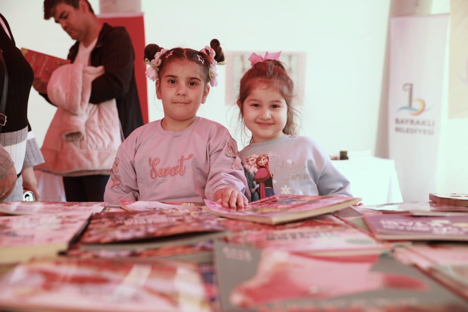 Bayraklı Çocuk Kitap Şenliği Üç Gün Boyunca Yoğun Ilgi Gördü (7)