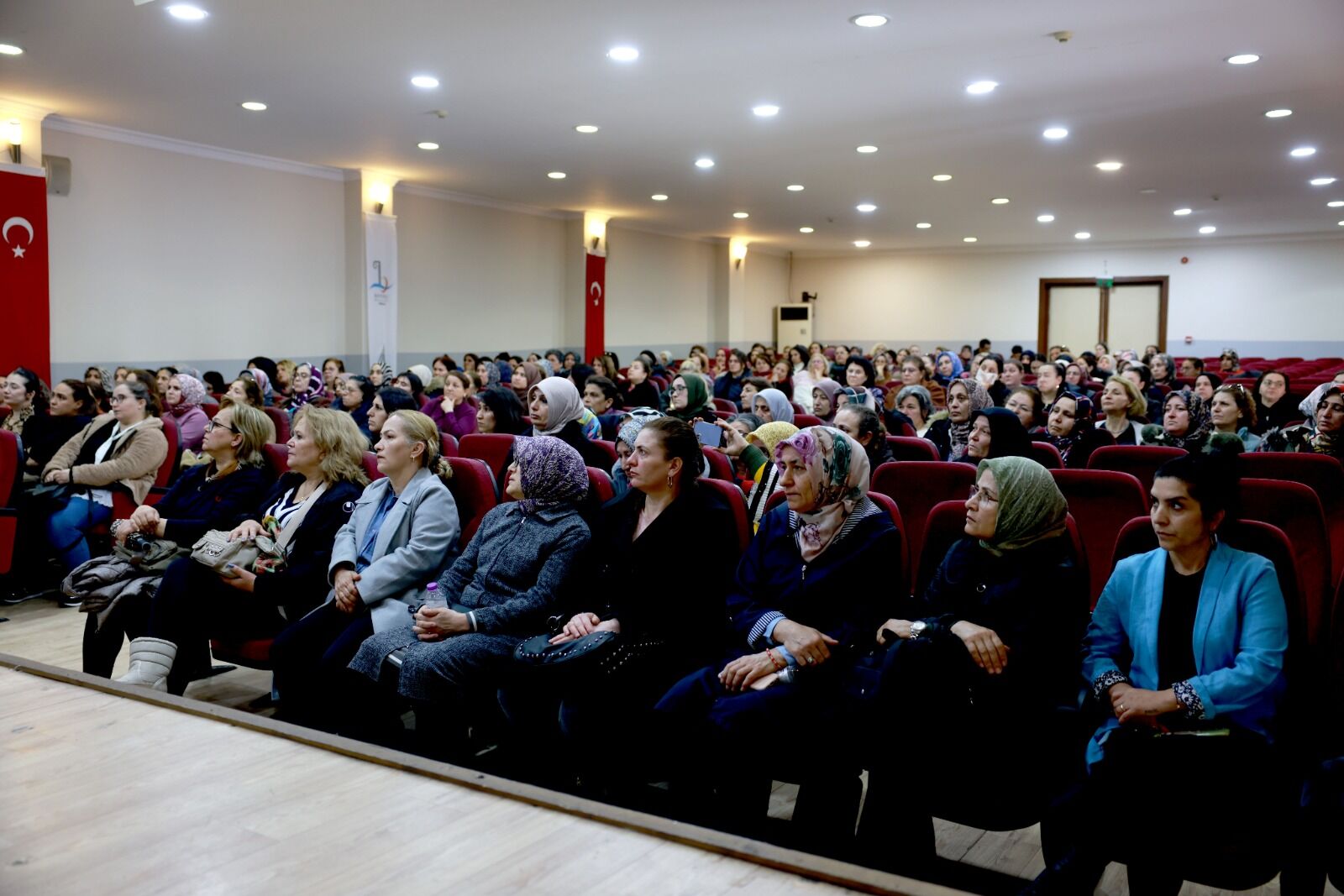 Bayraklı’da Anneler Için Bağımlılıkla Mücadele Eğitimi (2)