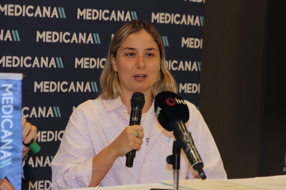 Bengisu Avcı Yeni Sezonda Da Medicana Ile Kulaç Atacak 111
