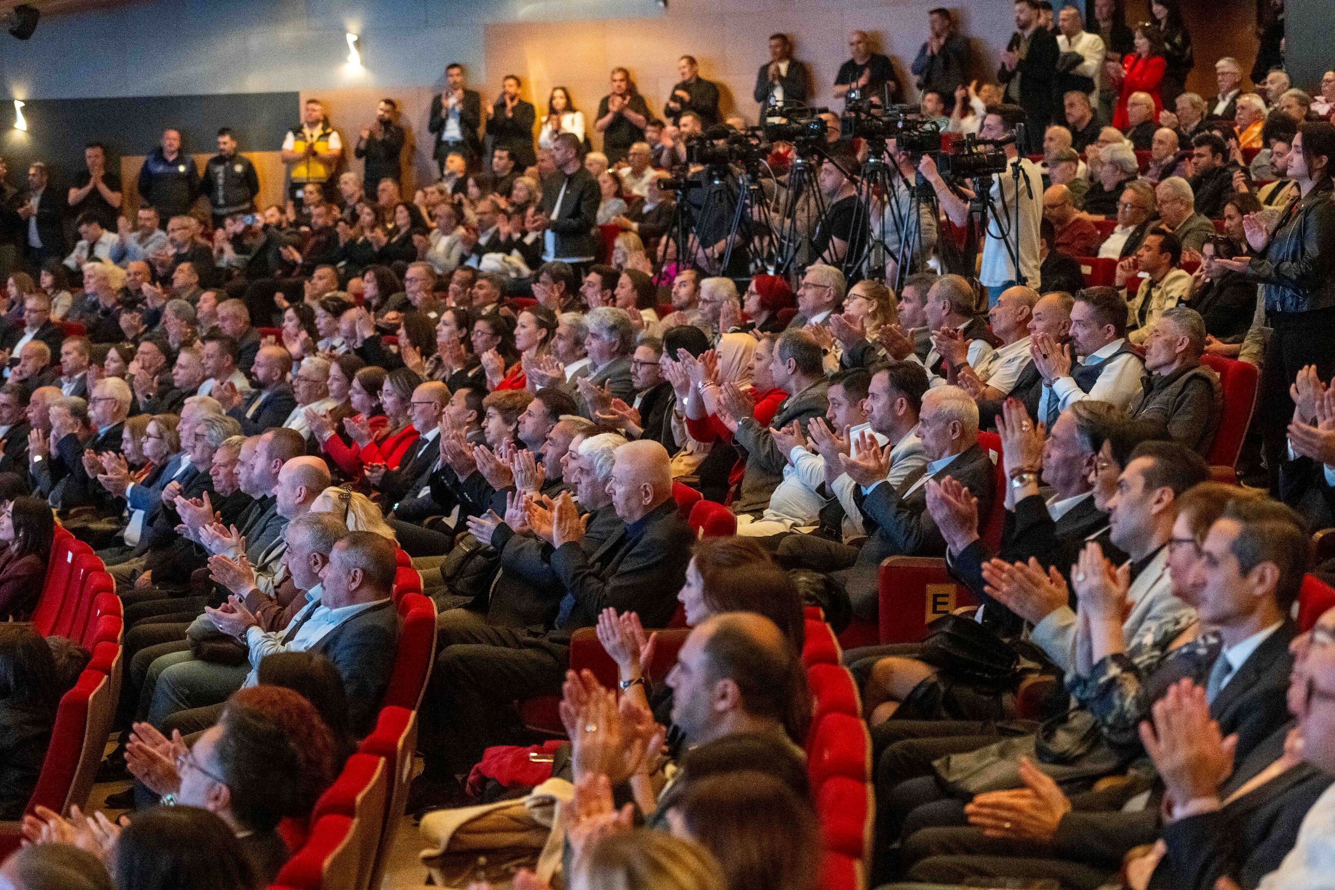 Bornova Belediyesi Iki Yıllık Çalışmalarını Kamuoyuna Sundu (12)