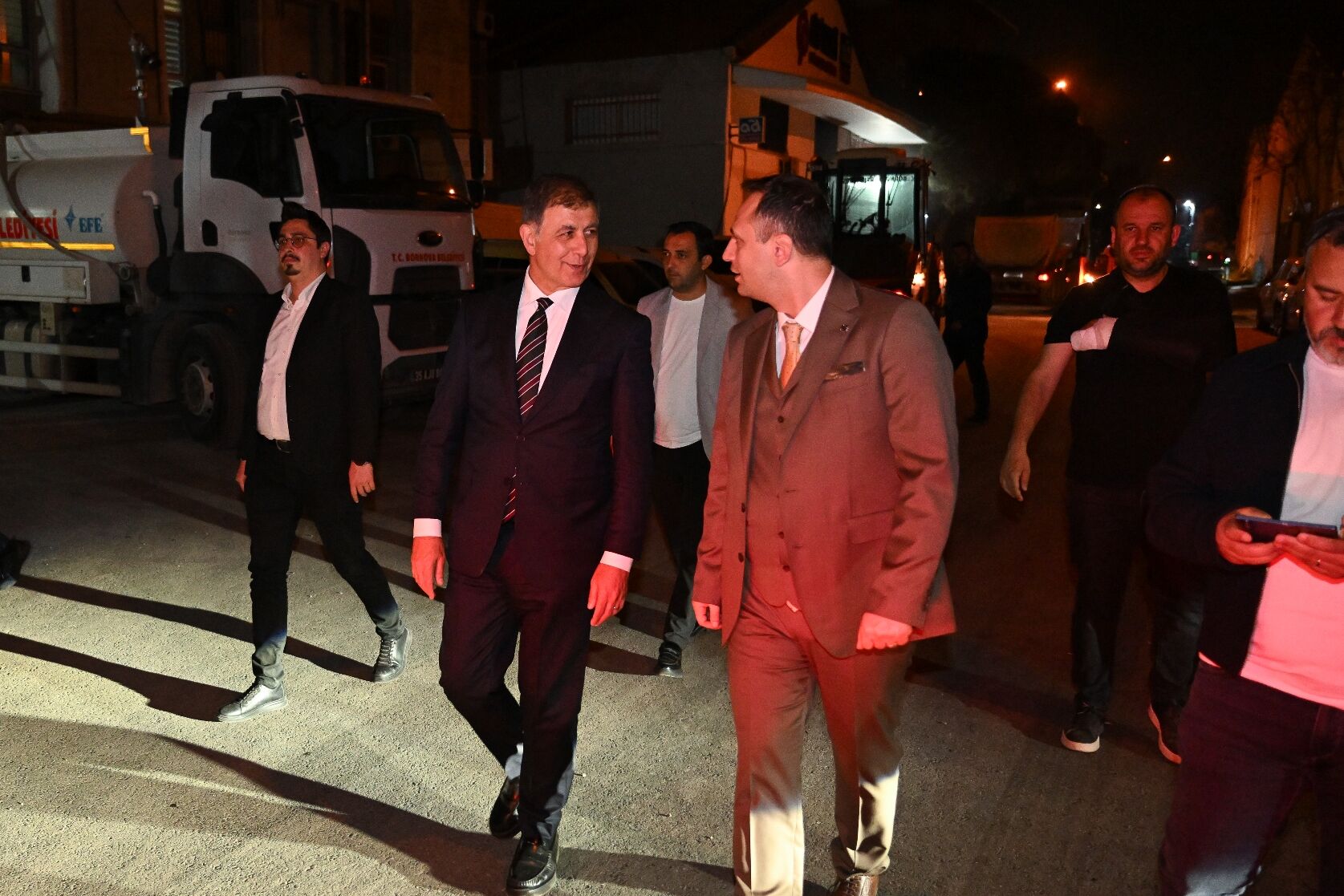 Bornova'da Asfaltın Üstünde Tatlı Mola (1)