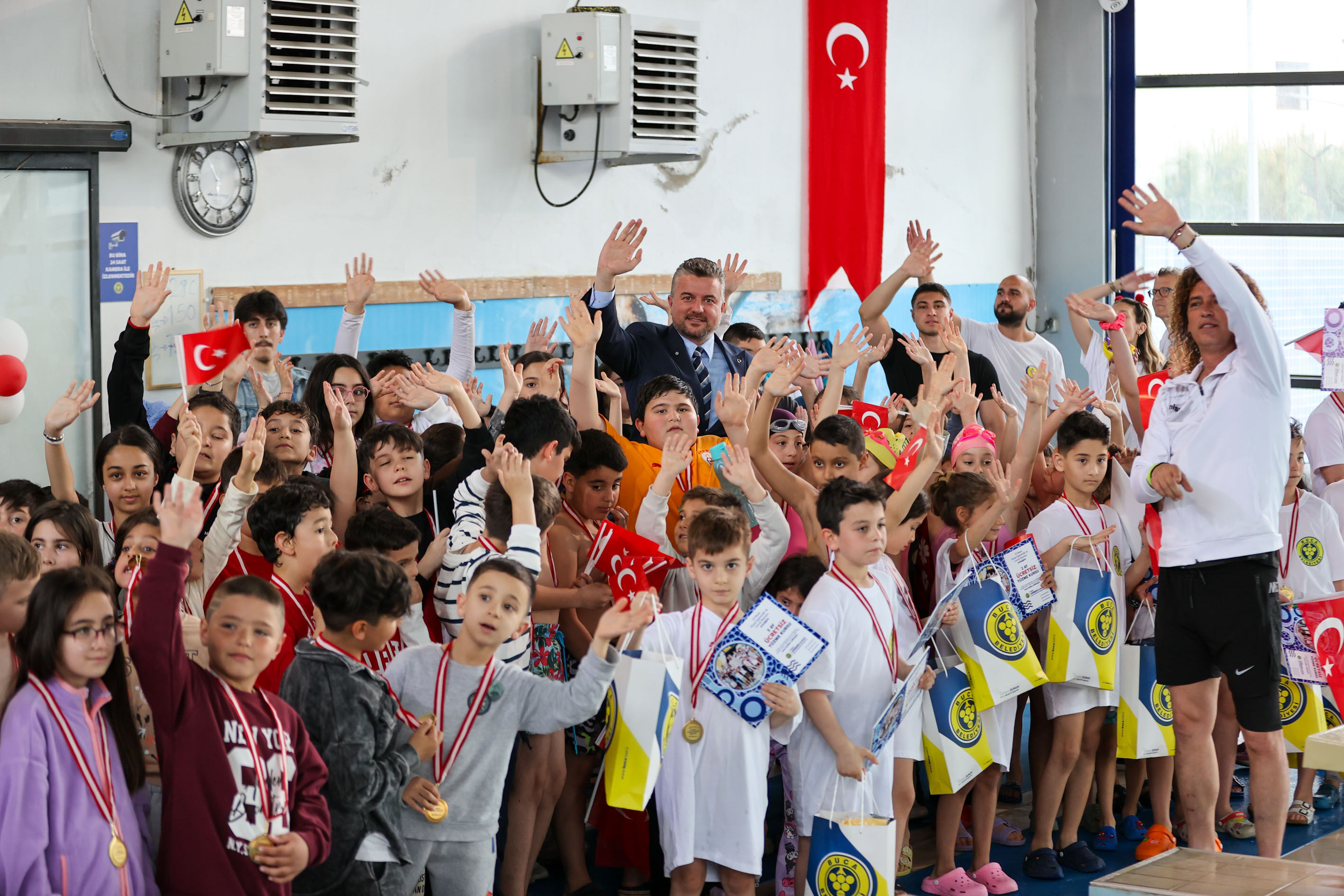 Buca 23Nisan Yüzme4 (1)