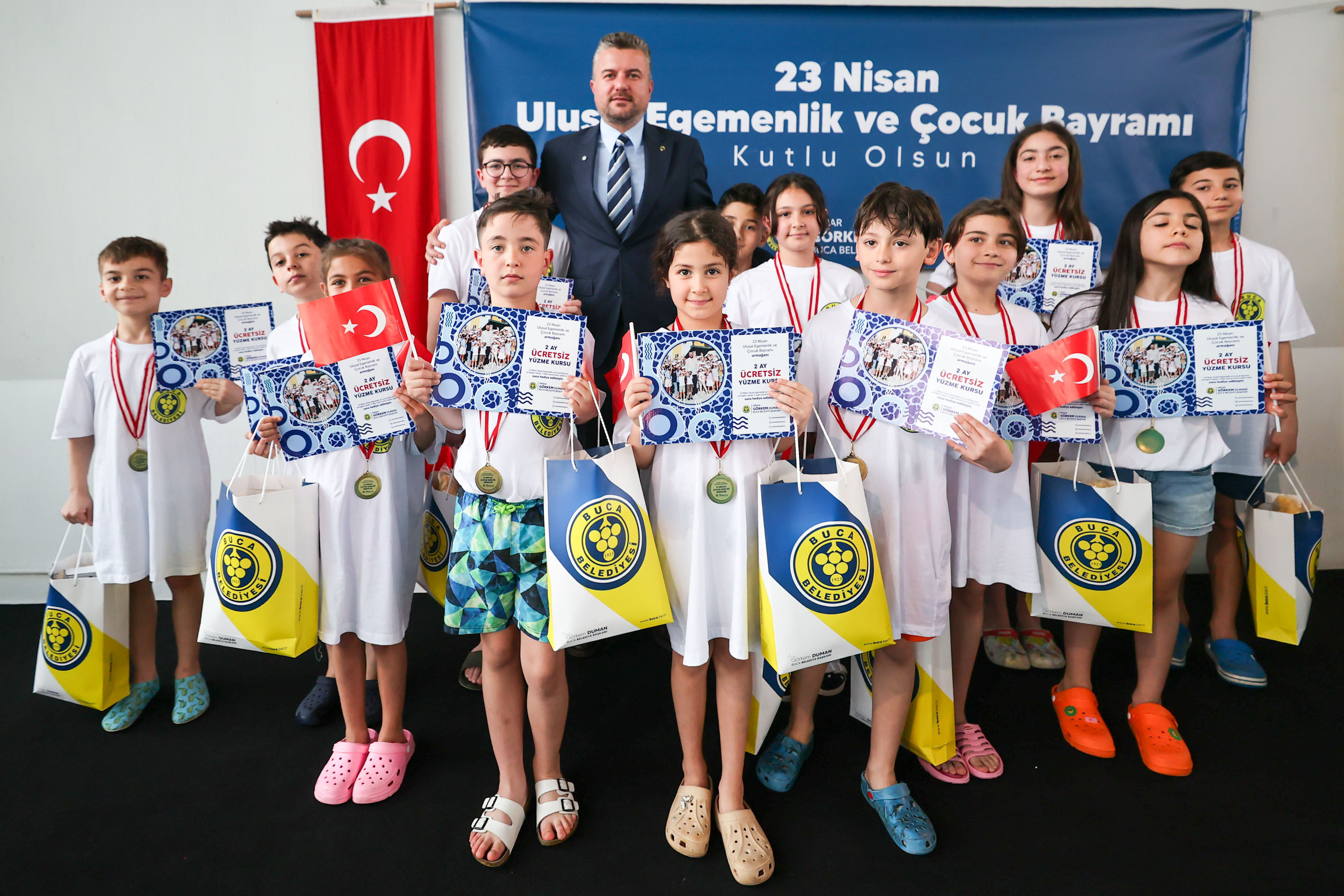 Buca 23Nisan Yüzme6 (1)