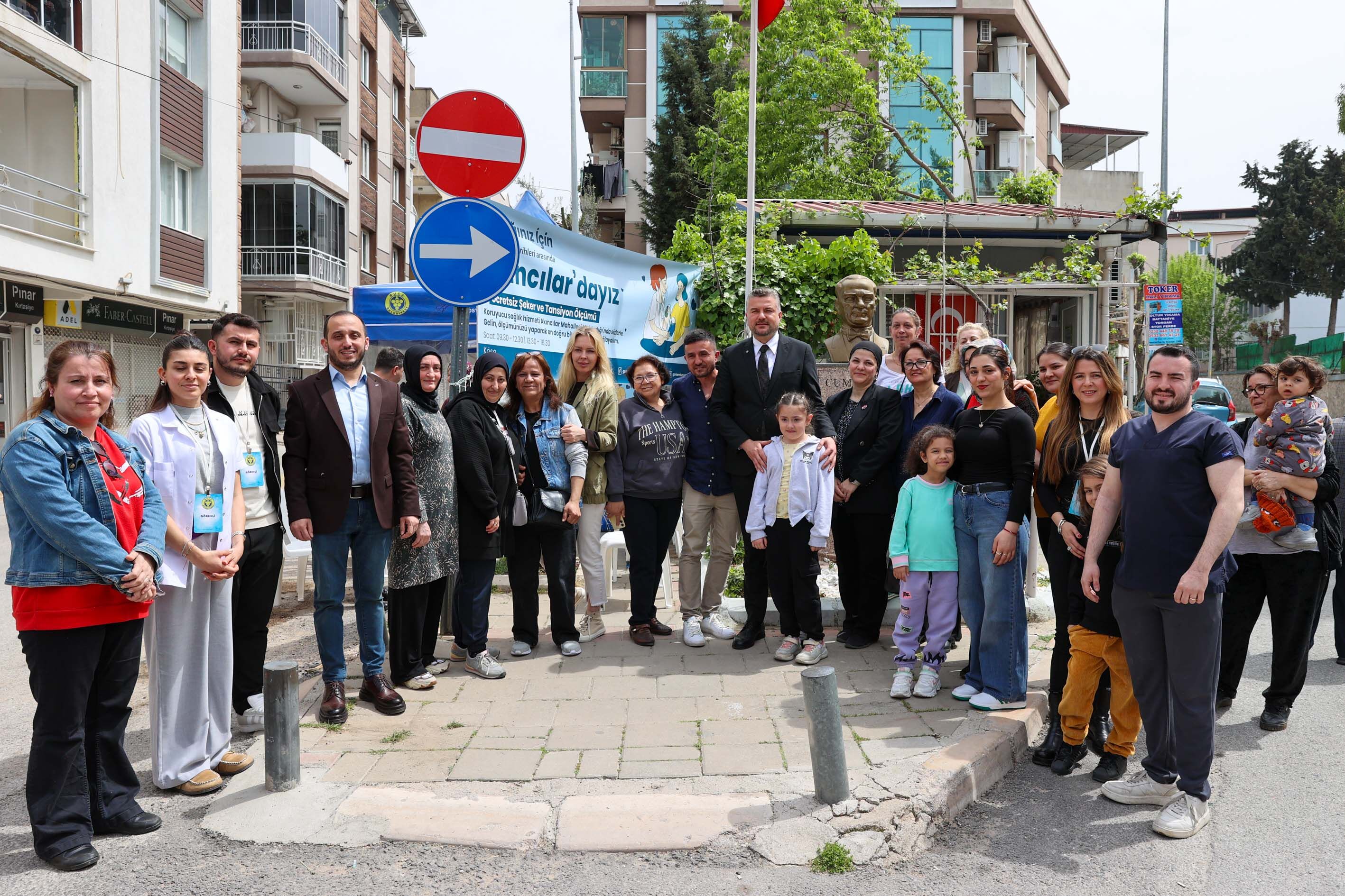 Buca’da Ücretsiz Sağlık Taramaları Mahalle Mahalle Sürüyor (4)
