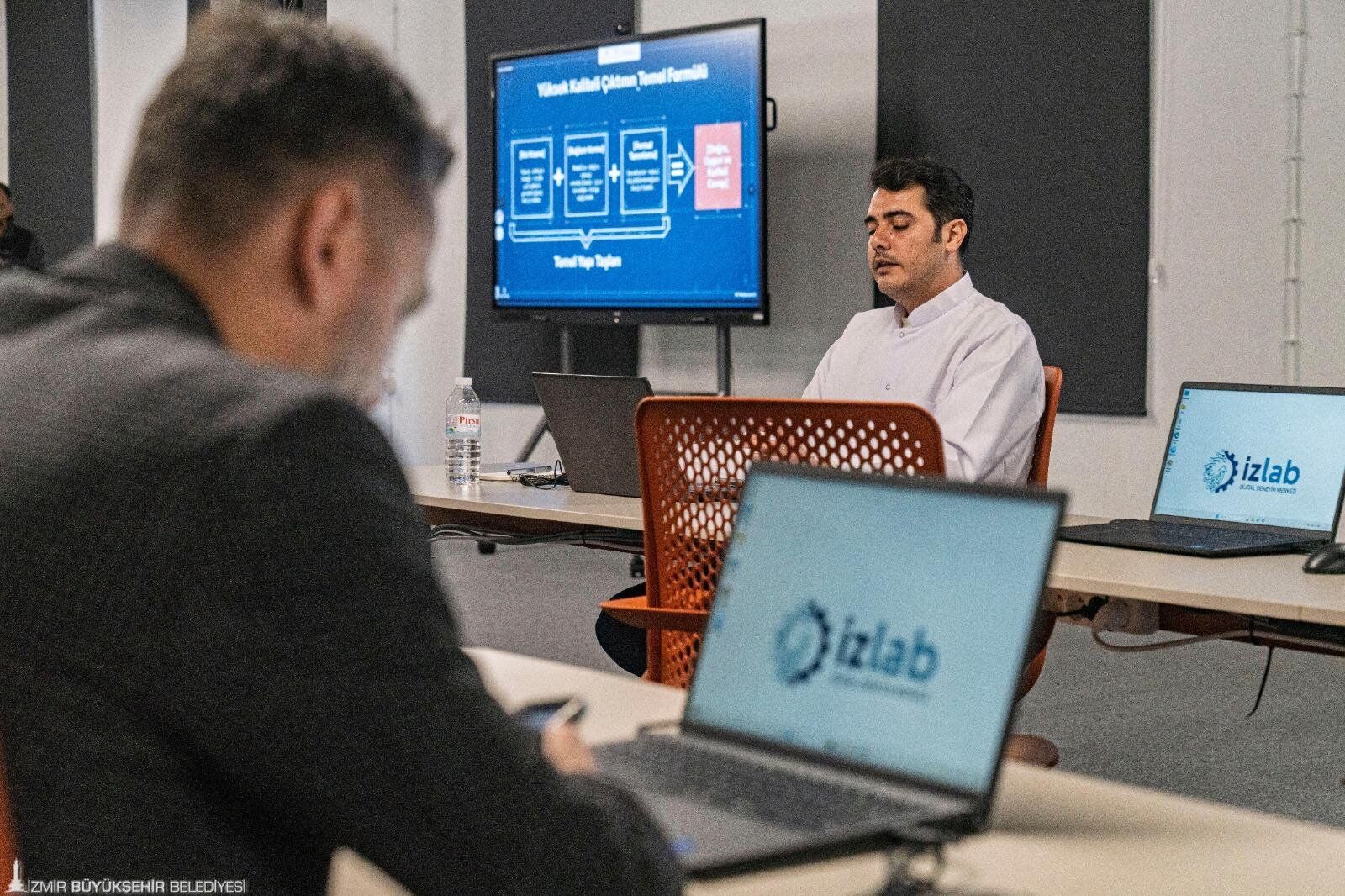 Büyükşehir’den Yöneticilere Yapay Zeka Ile Dijital Dönüşüm Eğitimi 111