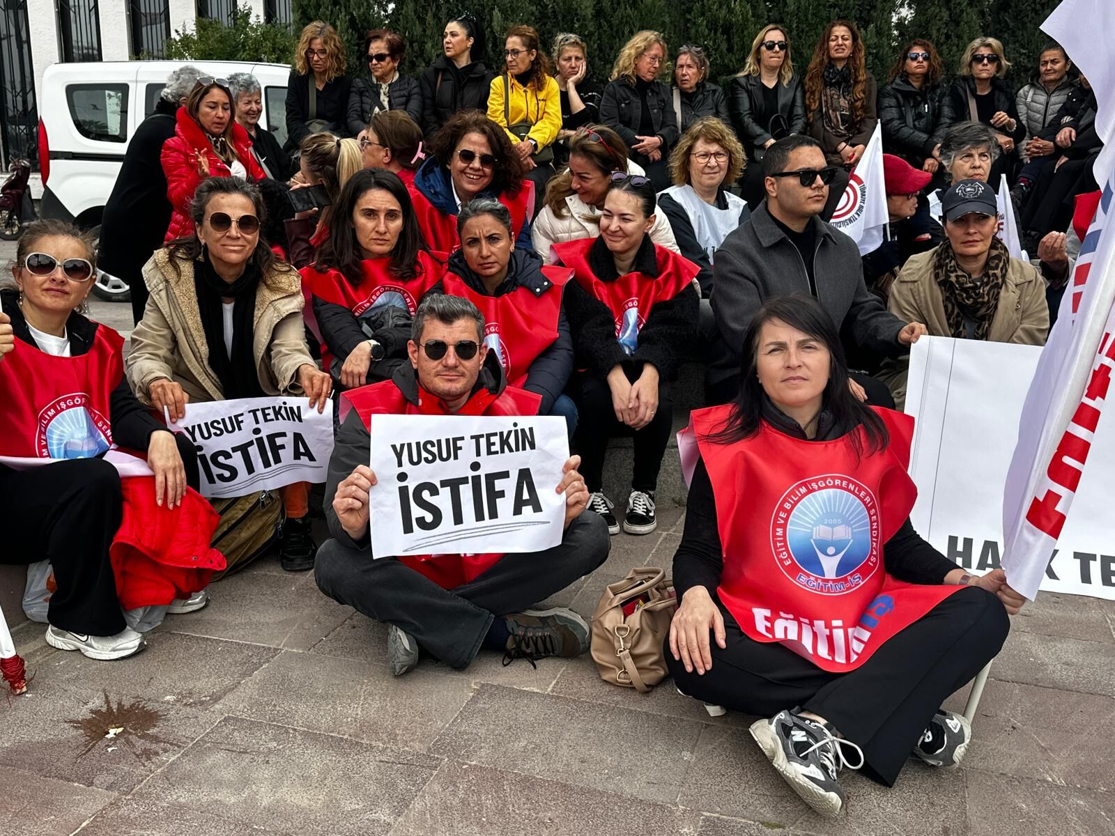 Çeşme’de Eğitimcilerden 'Şiddet' Resti 'Okullar Güvenli Değil, Geleceğimiz Karanlıkta!' (6)