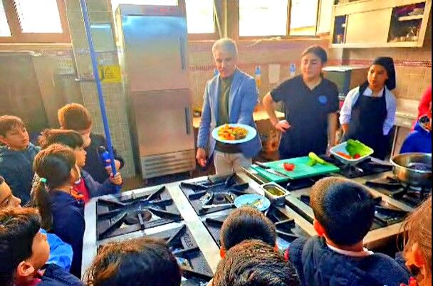 Çeşme’de Öğrenciler Sağlıklı Beslenmeyi Yerinde Öğrendi (1)