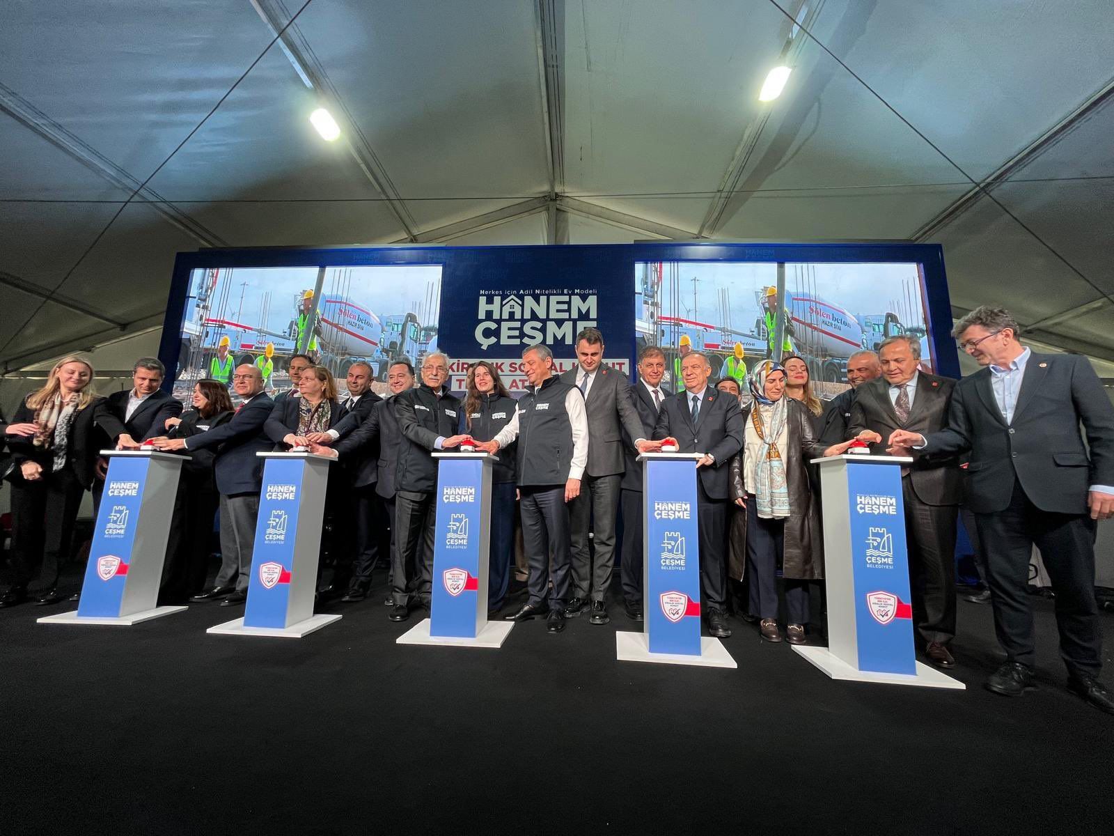 Çeşme’de Tarihi Gün (3)