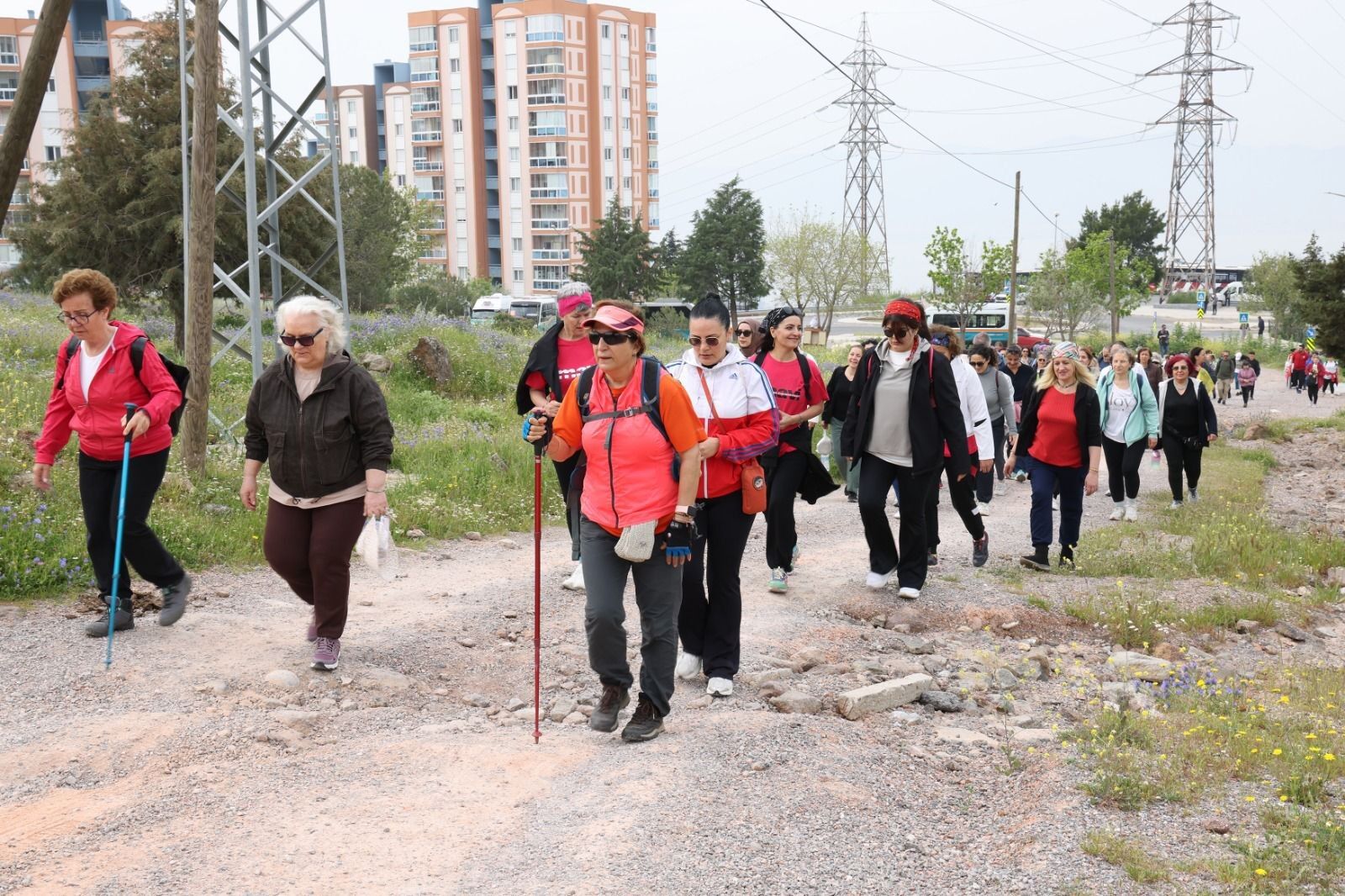 Çiğli’de Sağlıklı Yaşam Için Doğa Yürüyüşü Düzenlendi (3)