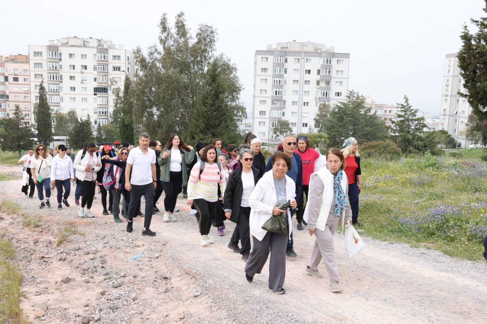 Çiğli’de Sağlıklı Yaşam Için Doğa Yürüyüşü Düzenlendi (4)