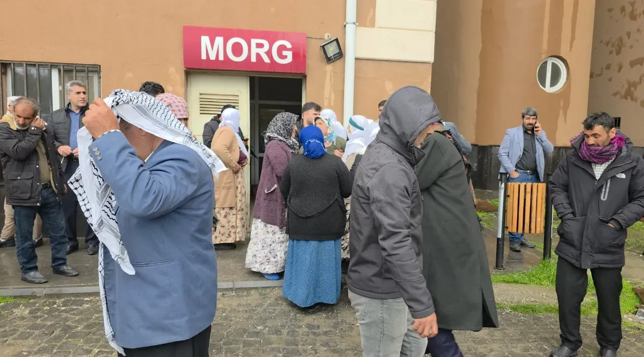 Diyarbakır'dan Kahreden Haber! Okul Bahçesinde Yıldırım Çarpan 2 Çocuk Hayatını Kaybetti