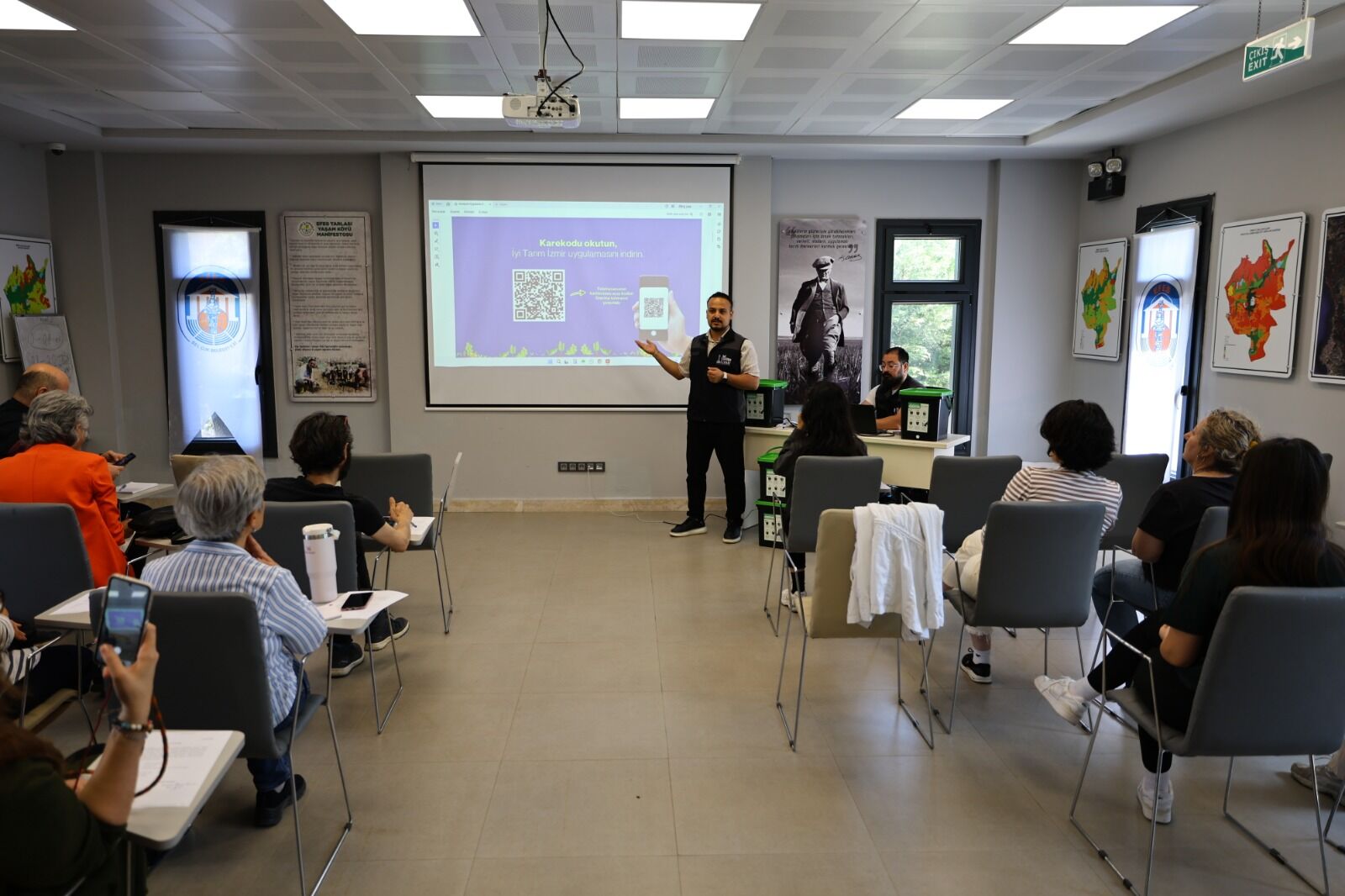 Efes Selçuk’ta Mutfak Atıkları Toprağa Dönüşüyor (3)