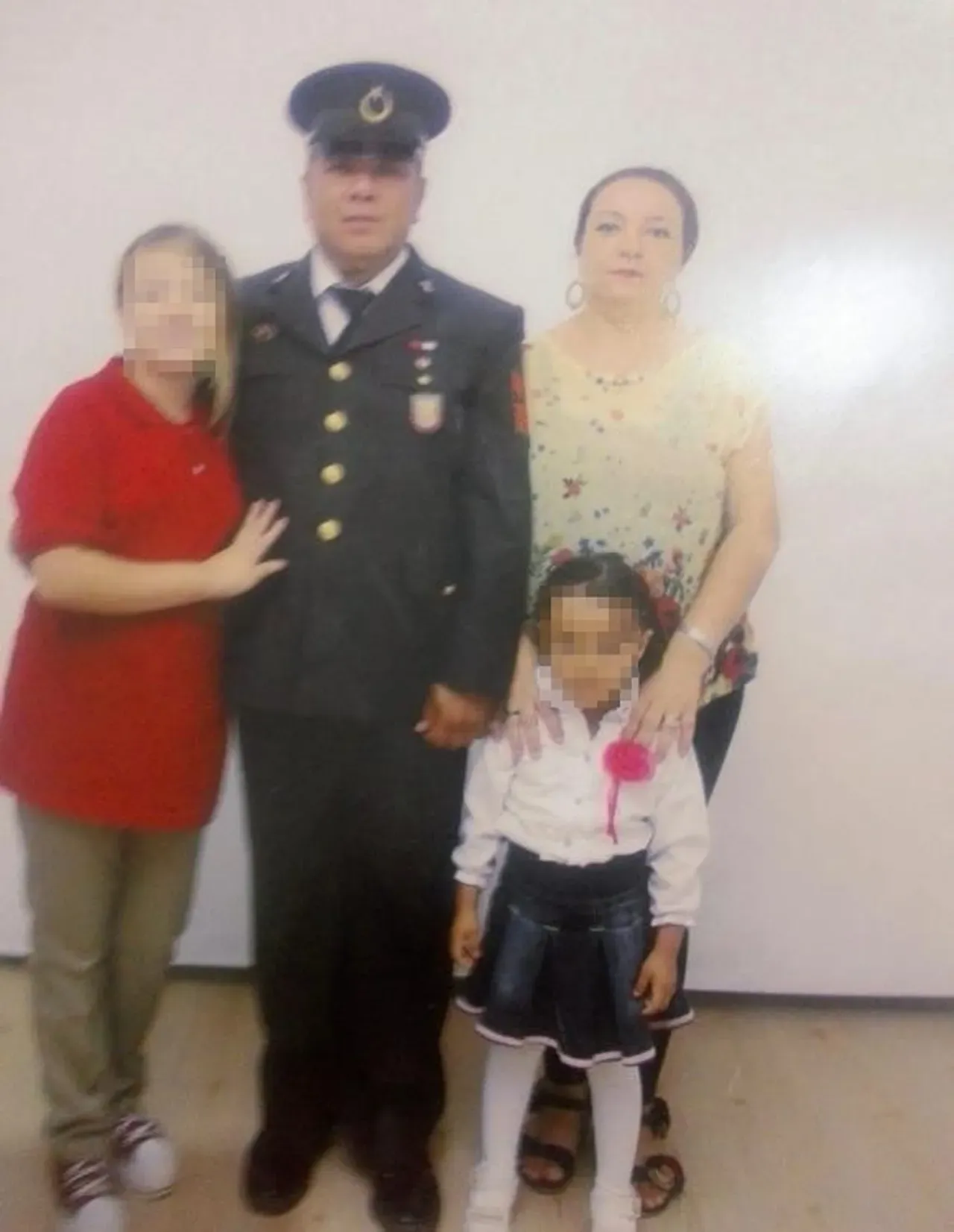 Emekli Uzman Çavuş, Eşi Ve Bir Kızını Öldürüp Hayatına Son Verdi