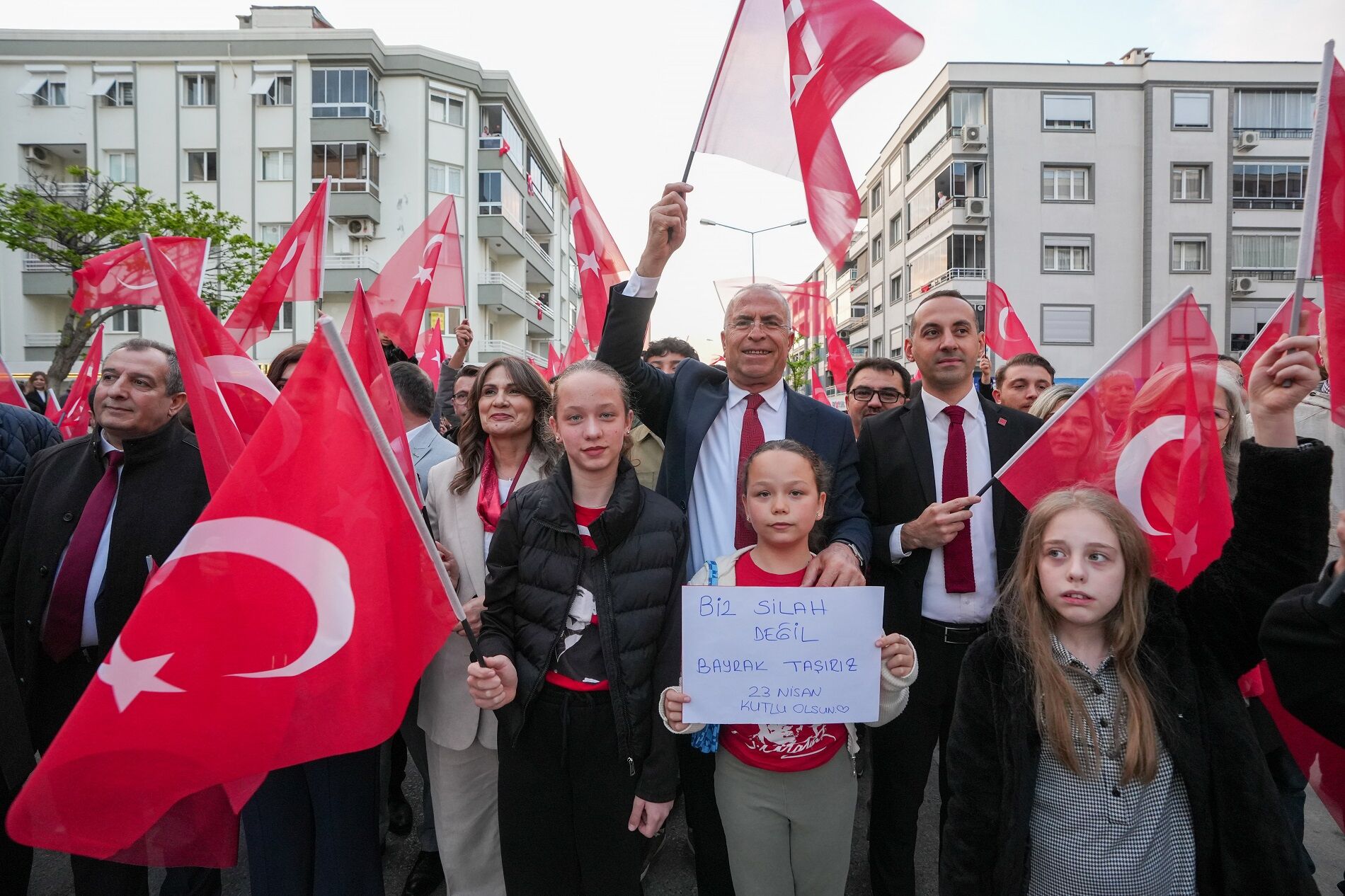 Gaziemir’de 23 Nisan Coşkusu Kortejle Taçlandı (5)