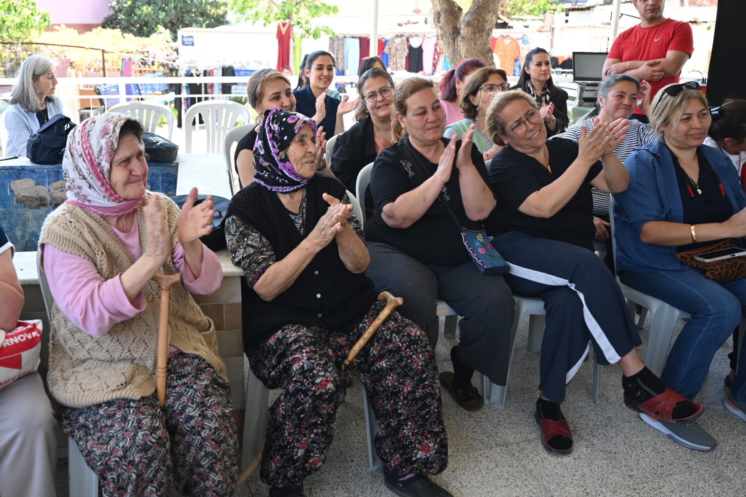 Görünmeyen Emeğin Sesi Bornova’dan Yükseldi (1)