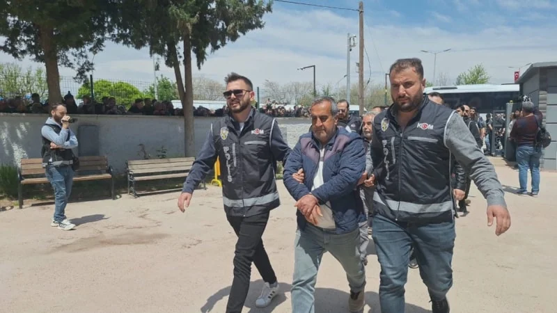 Halfeti Belediyesi’ne Yönelik Operasyonda Gözaltına Alınan 46 Şüpheliden 29’U Tutuklandı. Soruşturma Kapsamında Bir Kişi Ise Aranıyor (3)