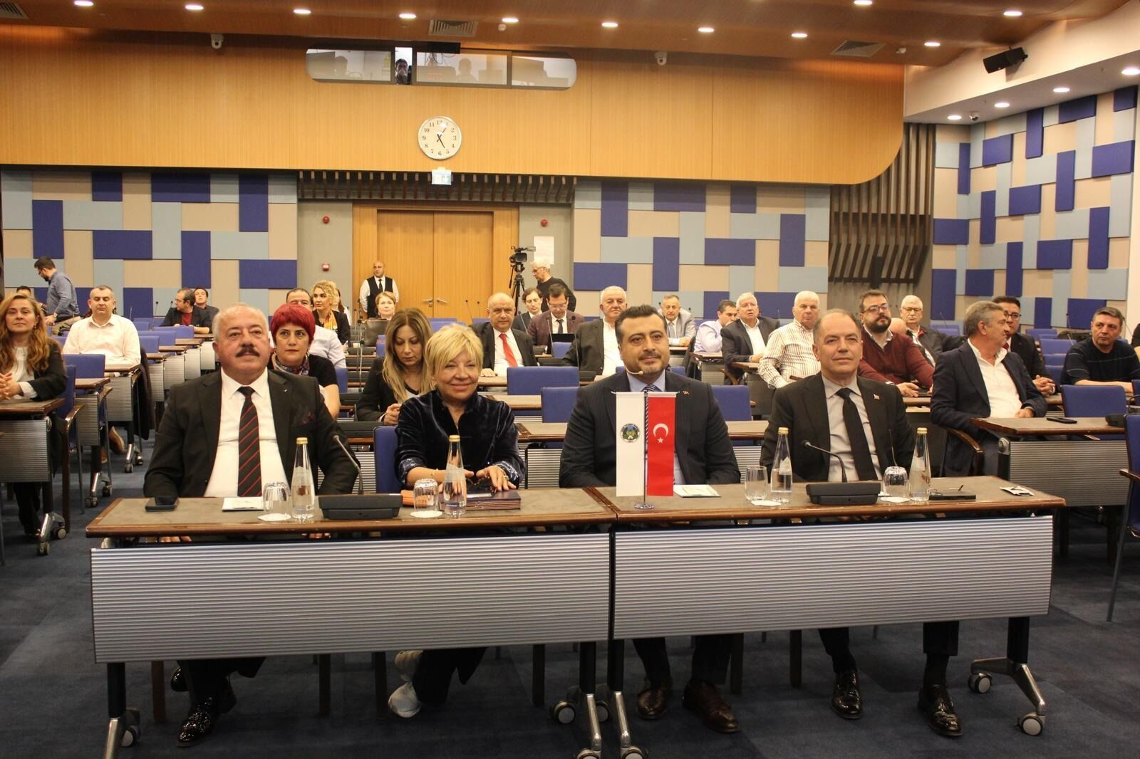 İletişim Başkanlığı Ve İtb El Sıkıştı! 222