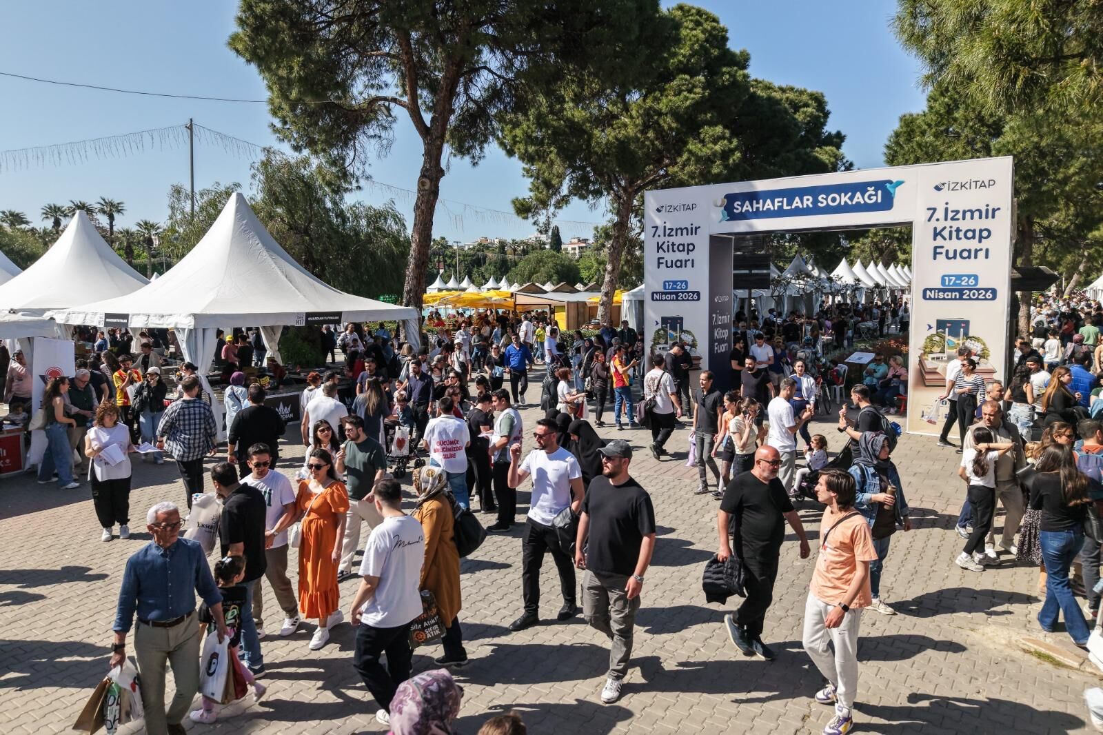 İzki̇tap Kültürpark’ta Edebiyatseverleri Ağırladı (6)