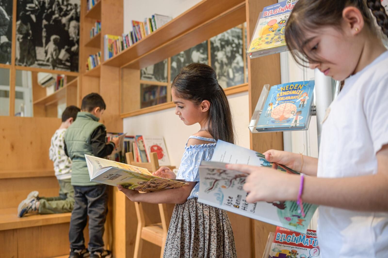 İzmir Büyükşehir Belediyesi’nin Buca’da Hizmet Veren Işılay Saygın Çocuk Kütüphanesi, Yalnızca Çocuklara Yönelik Yapısıyla Dikkat Çekiyor. (3)