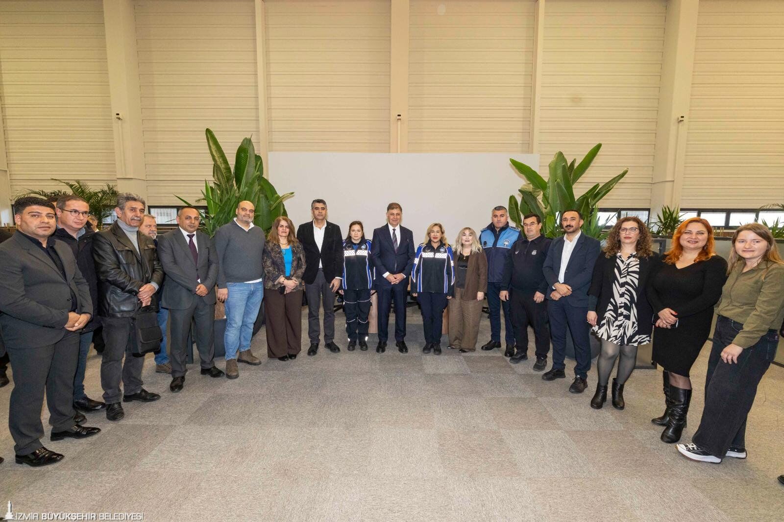 İzmir Büyükşehir'de Memura Dev Kazanım 666