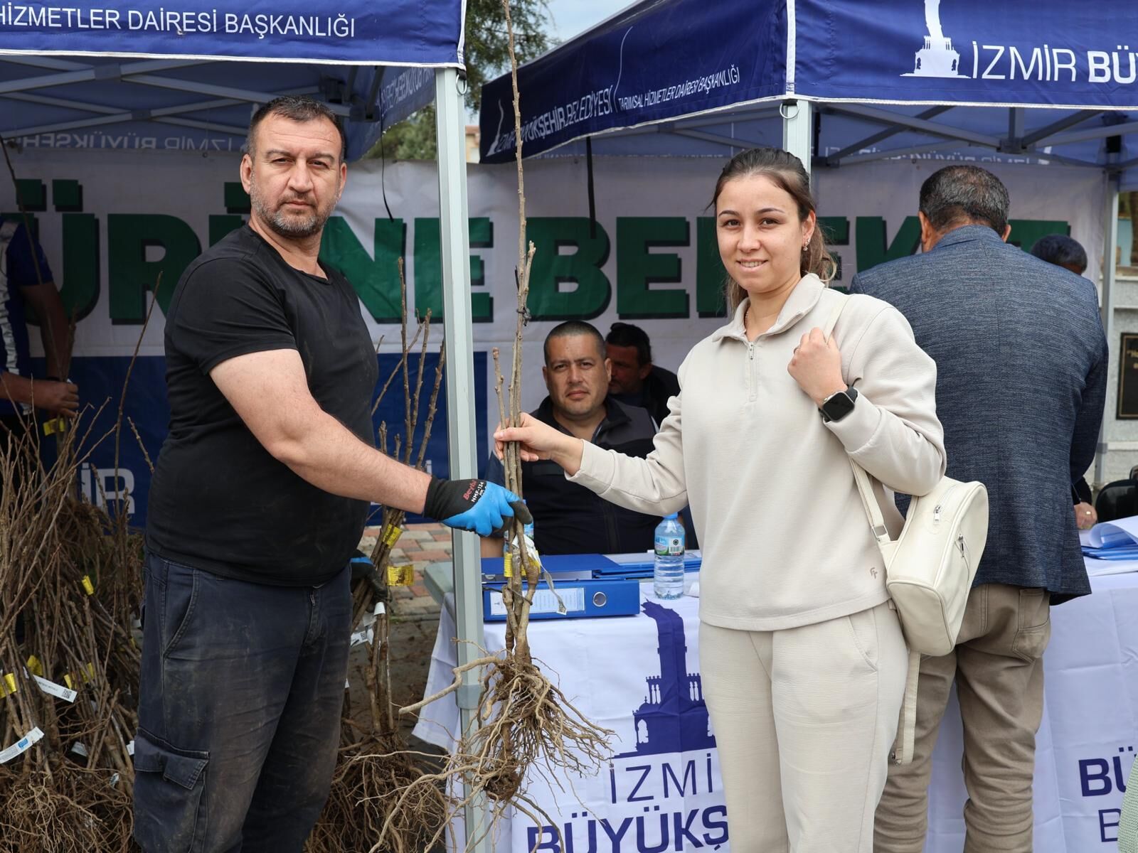İzmir Büyükşehir’den Beydağlı Üreticilere Iki Önemli Destek (8)