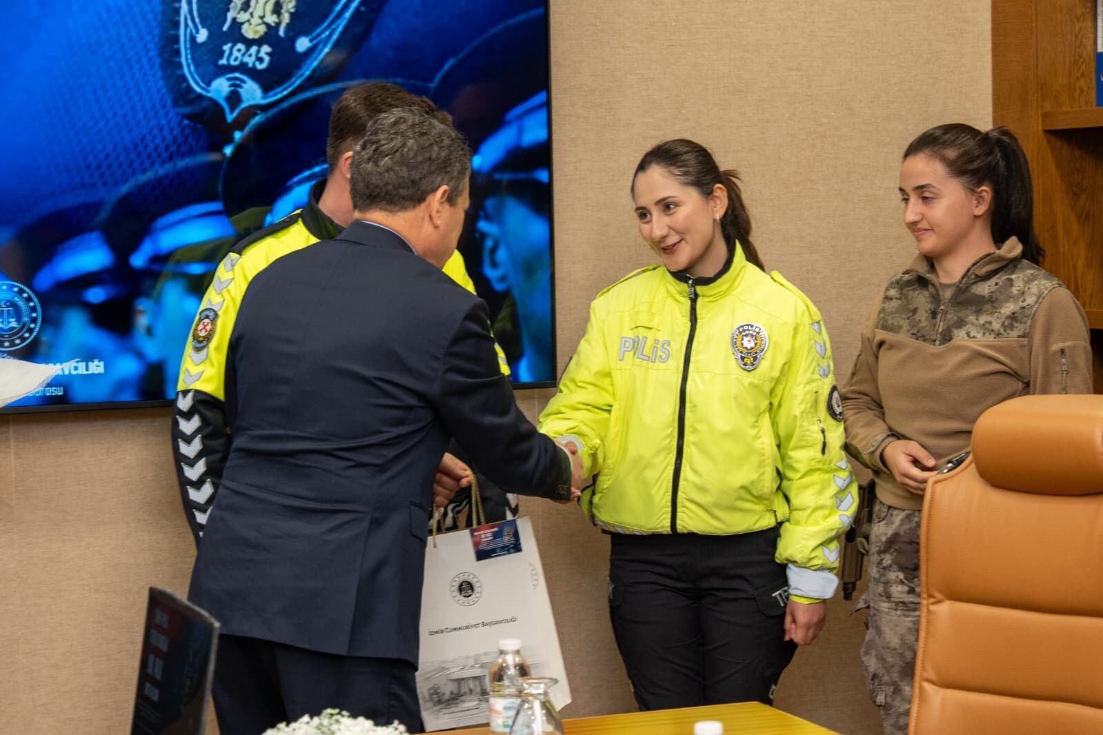 İzmir Cumhuriyet Başsavcısı Ali Yeldan 333