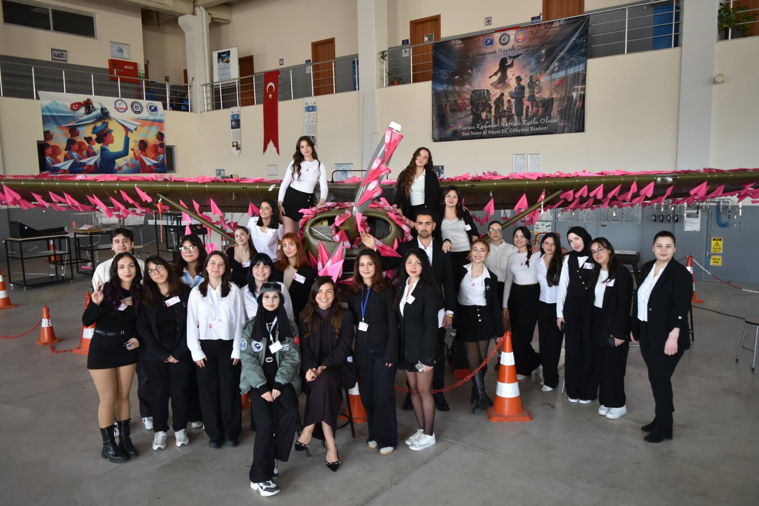 İzmir, Havacılık Alanında Kadınlara Duyarlılık Kapsamında Uluslararası Başarı Elde Ederek “Dünyanın Kadınlara En Duyarlı Havacılık Toplumu Şehri” Unvanını Kazandı (1)-1