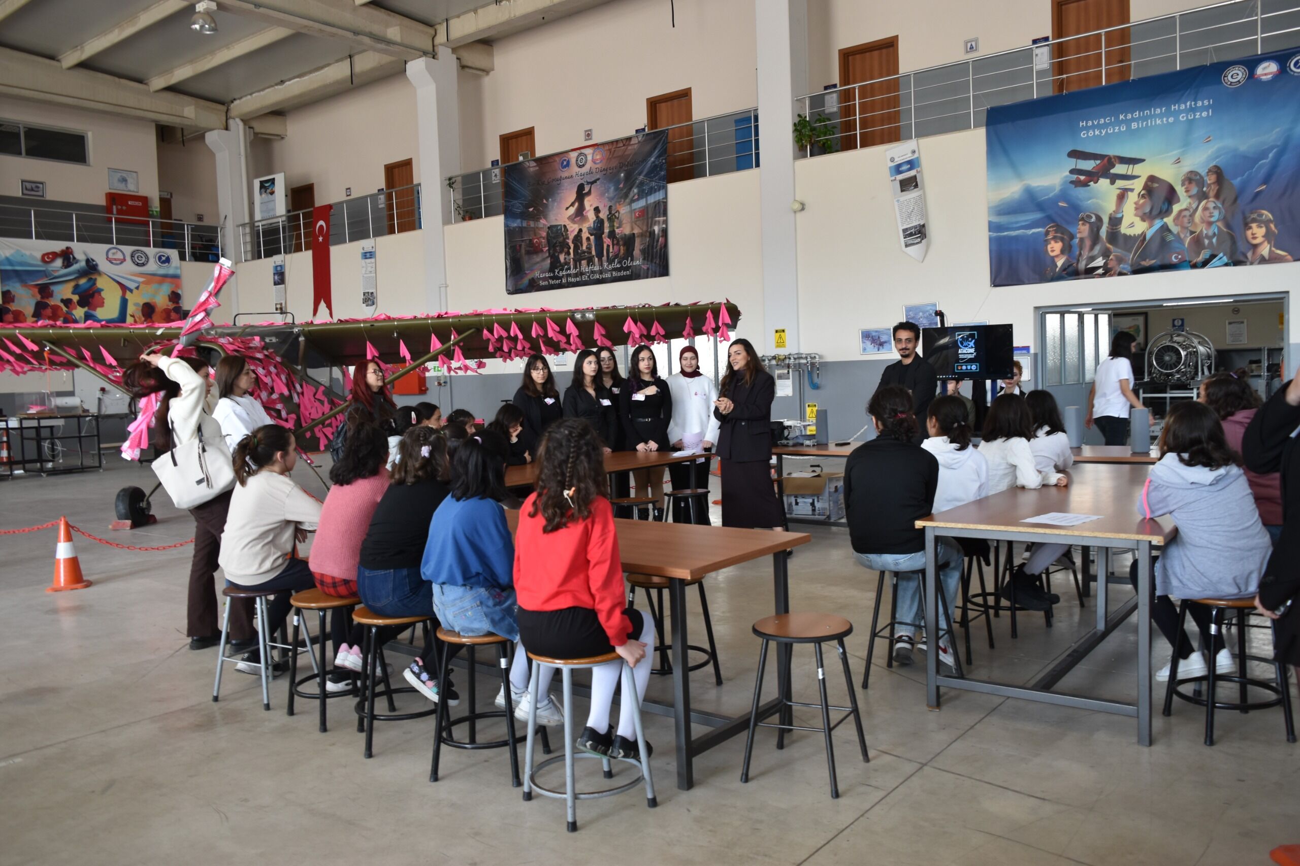 İzmir, Havacılık Alanında Kadınlara Duyarlılık Kapsamında Uluslararası Başarı Elde Ederek “Dünyanın Kadınlara En Duyarlı Havacılık Toplumu Şehri” Unvanını Kazandı (2)-1