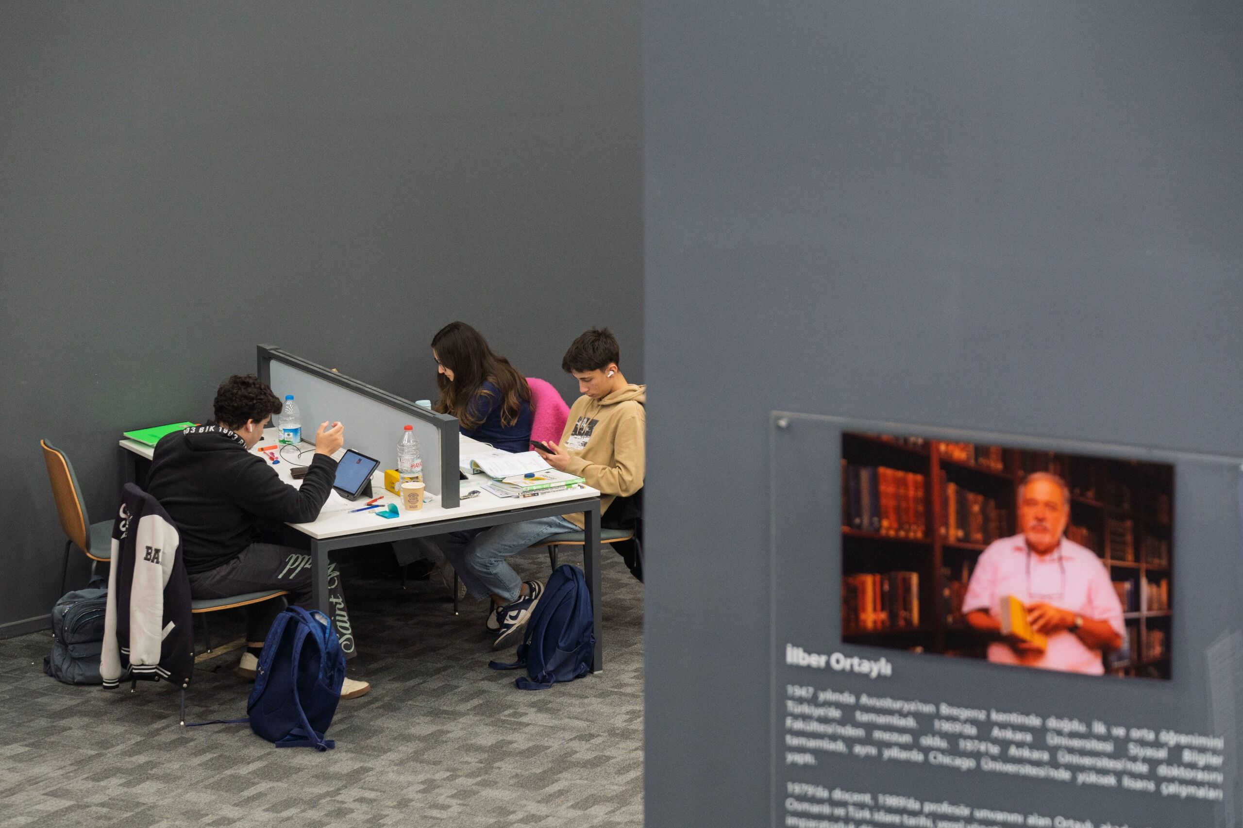 İzmir Kütüphaneleri Gençler Için Cazibe Merkezi Oldu (8)