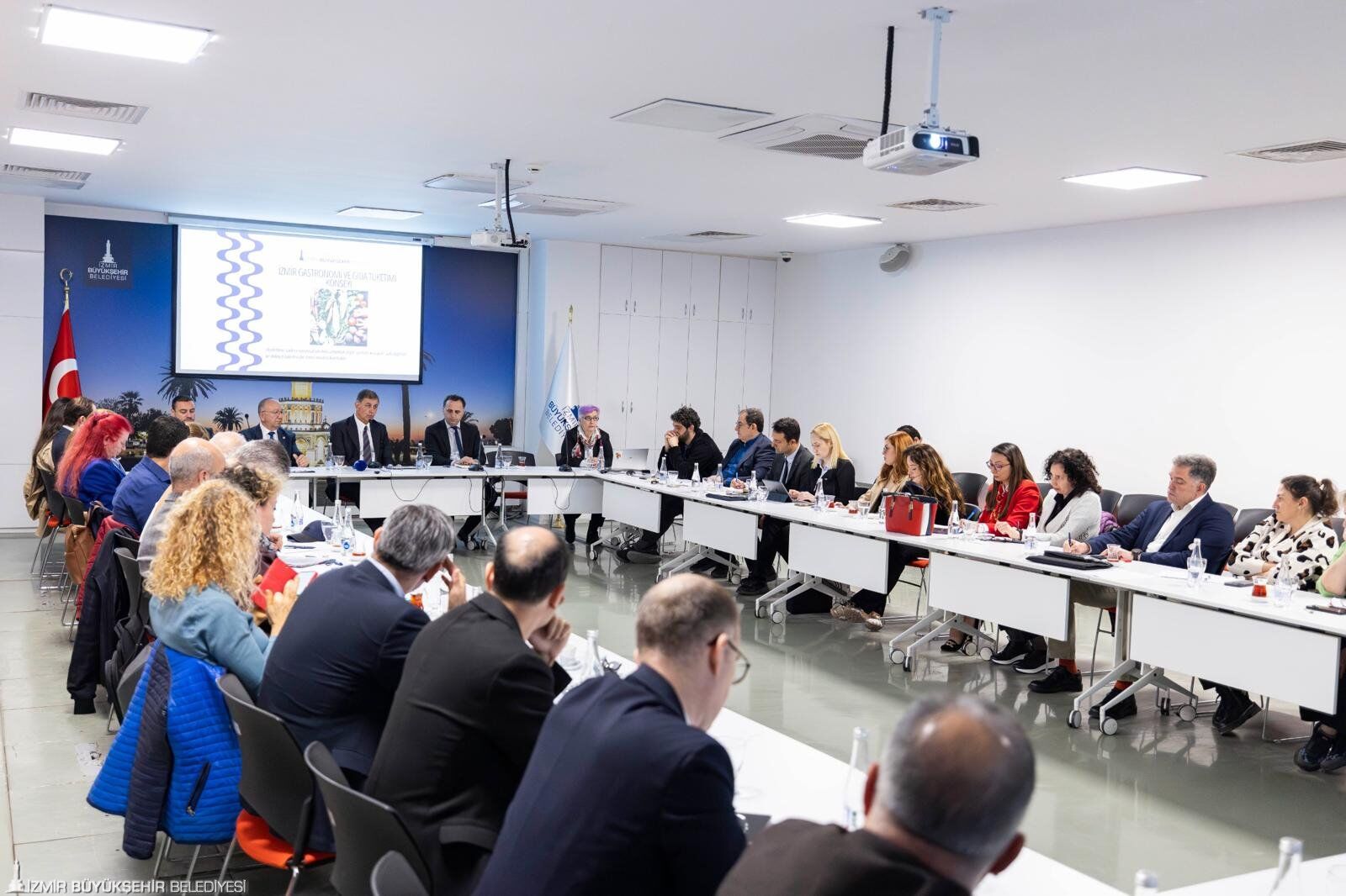 ​İzmir Ortak Aklı Harekete Geçiren Konsey Ve Kurullarıyla Kalkınacak