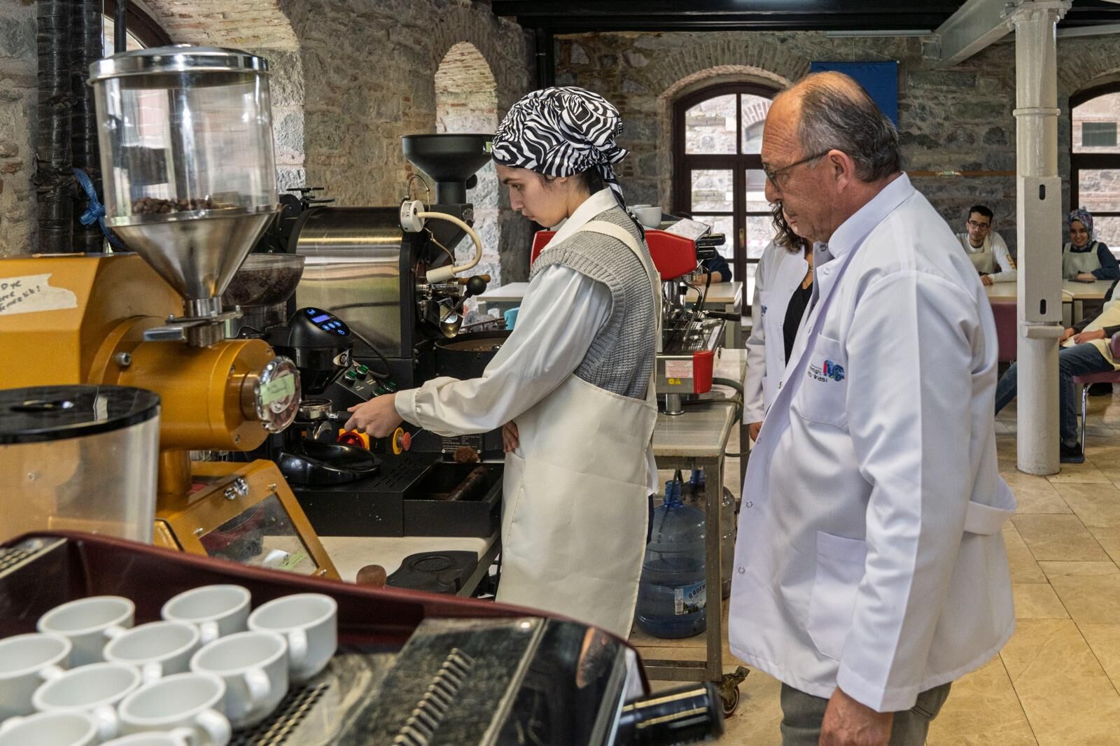 İzmir’de Otizmli Gençler, Meslek Fabrikası Barista Kursuyla Mesleki Becerilerini Geliştiriyor. Eğitim Sonrası Istihdam Desteği Sağlanması Hedefleniyor (3)