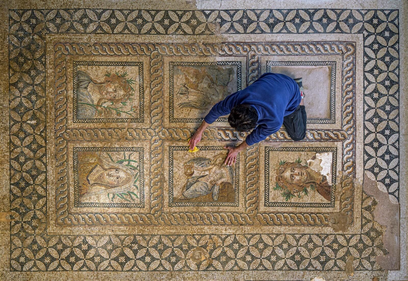 İzmir’in 8 Bin 500 Yıllık Hazinesi Masaya Yatırıldı (1)-1