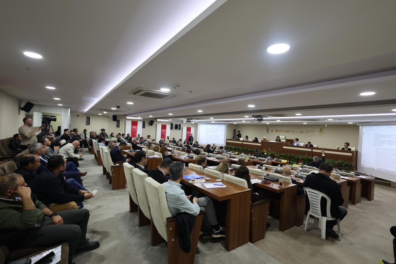 Karabağlar’da Komisyonlar Yenilendi, Görev Dağılımı Netleşti (3)