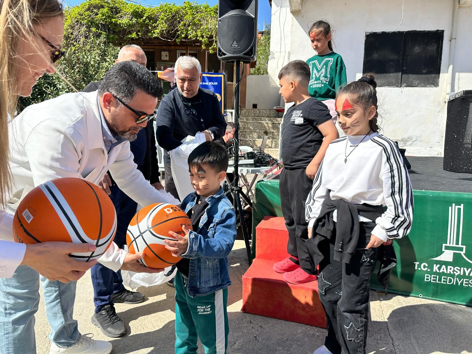 Karşıyaka’da 23 Nisan Coşkusu Sancaklı’dan Başladı! (1)-1