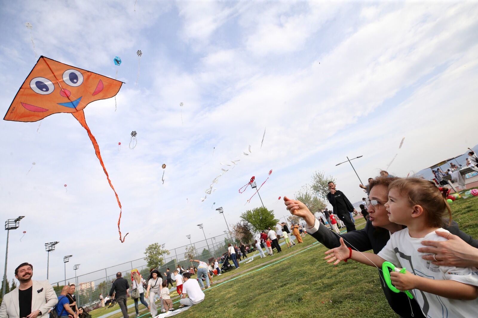 Karşıyaka’da 23 Nisan Coşkusu Sancaklı’dan Başladı! (2)