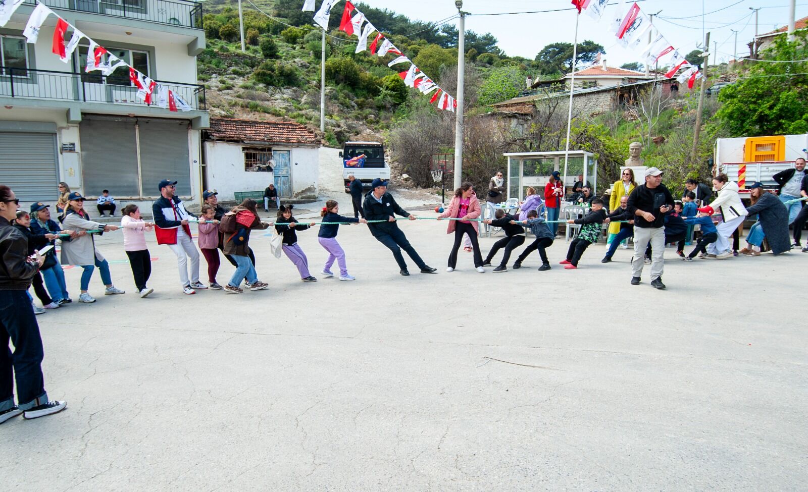 Karşıyaka’da 23 Nisan Coşkusu Sancaklı’dan Başladı! (3)