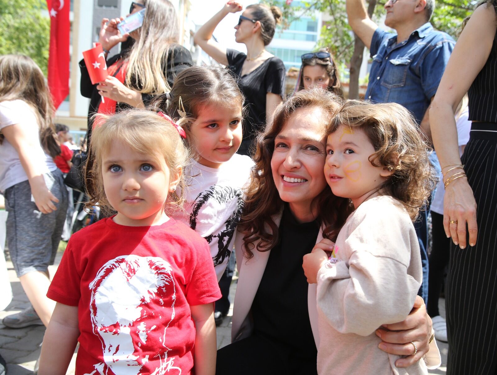 Karşıyaka’da 23 Nisan Coşkusu Sancaklı’dan Başladı! (4)